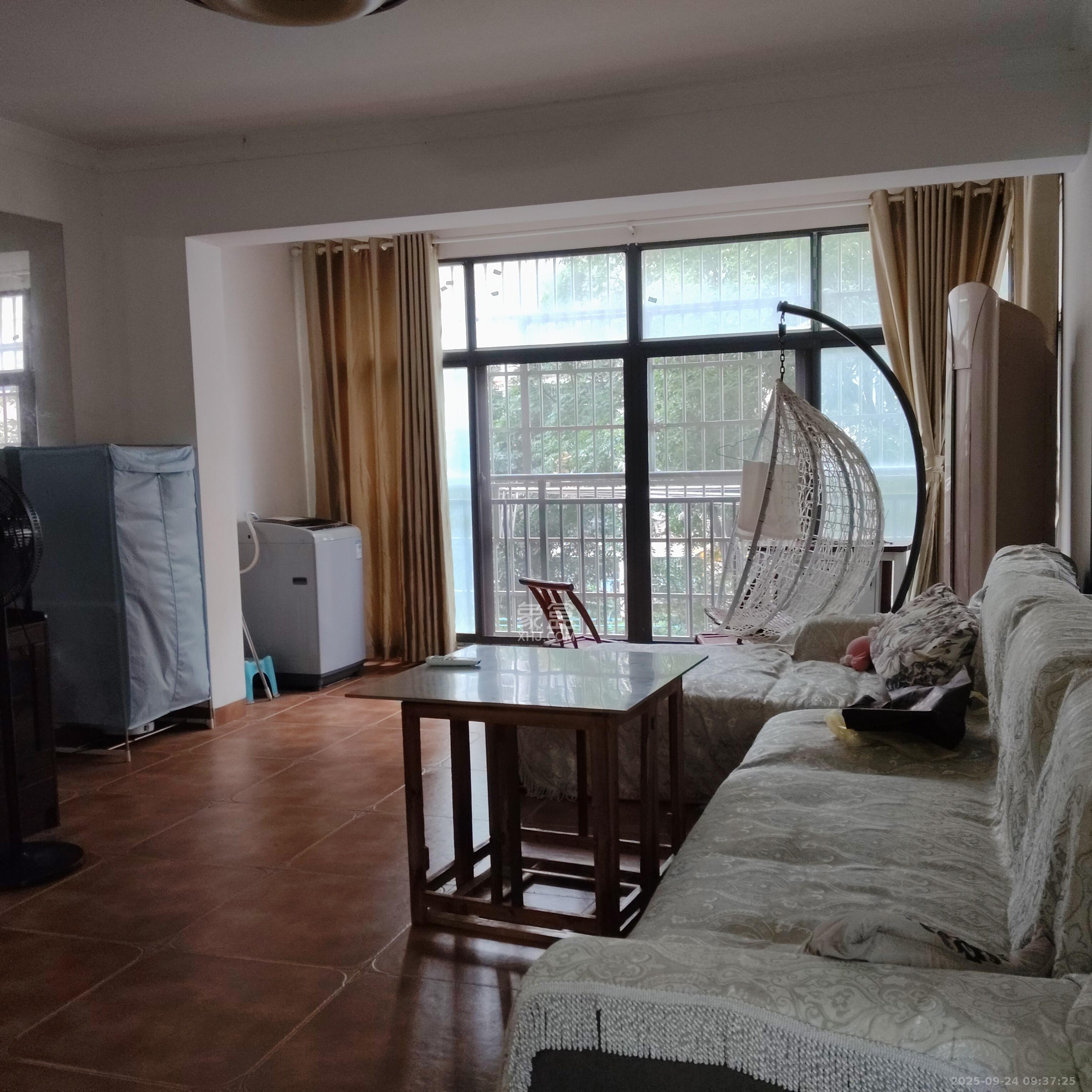 和润园一、二期 3室2厅2卫 1600.0元/月 和润园一、二期 3室2厅2卫 1600.0元/月室内图