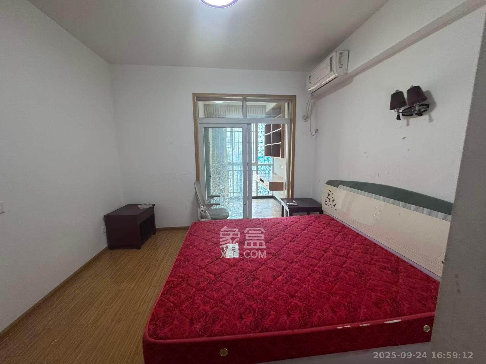 中房F联邦 3室2厅2卫 1900.0元/月 中房F联邦 3室2厅2卫 1900.0元/月室内图