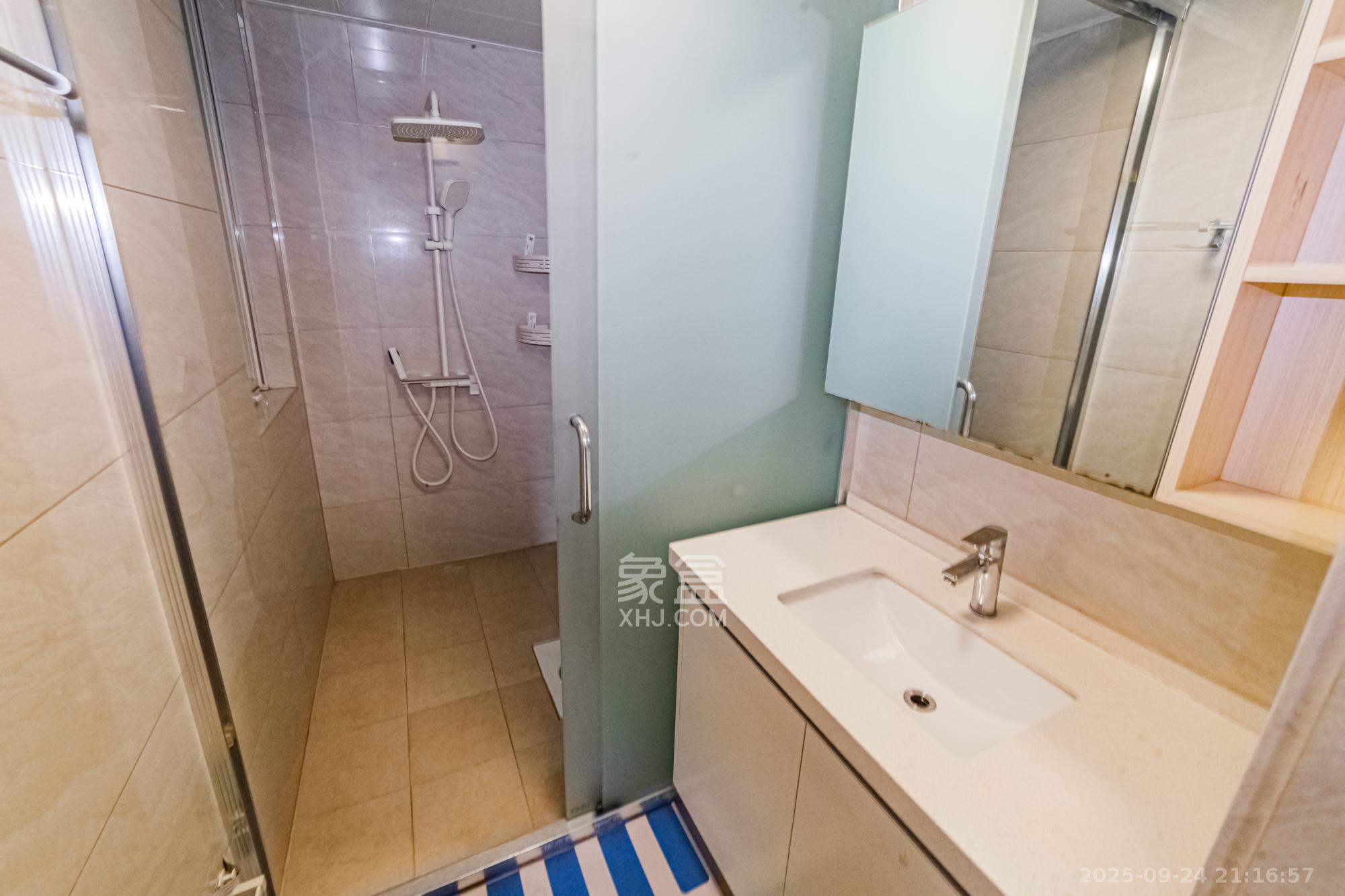 北辰三角洲E7区 3室2厅1卫 106.0万 北辰三角洲E7区 3室2厅1卫 106.0万卫生间