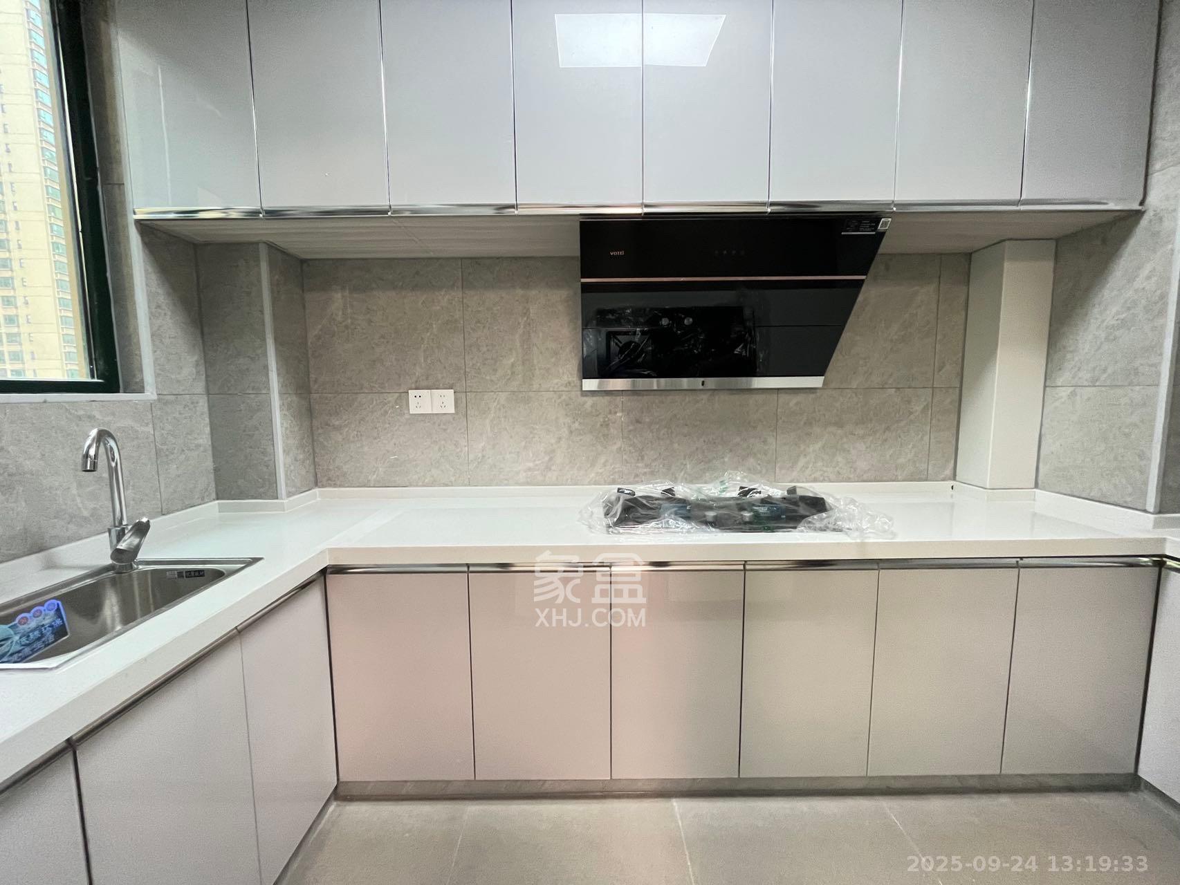 富基世纪公园 4室2厅2卫 2200.0元/月 富基世纪公园 4室2厅2卫 2200.0元/月室内图