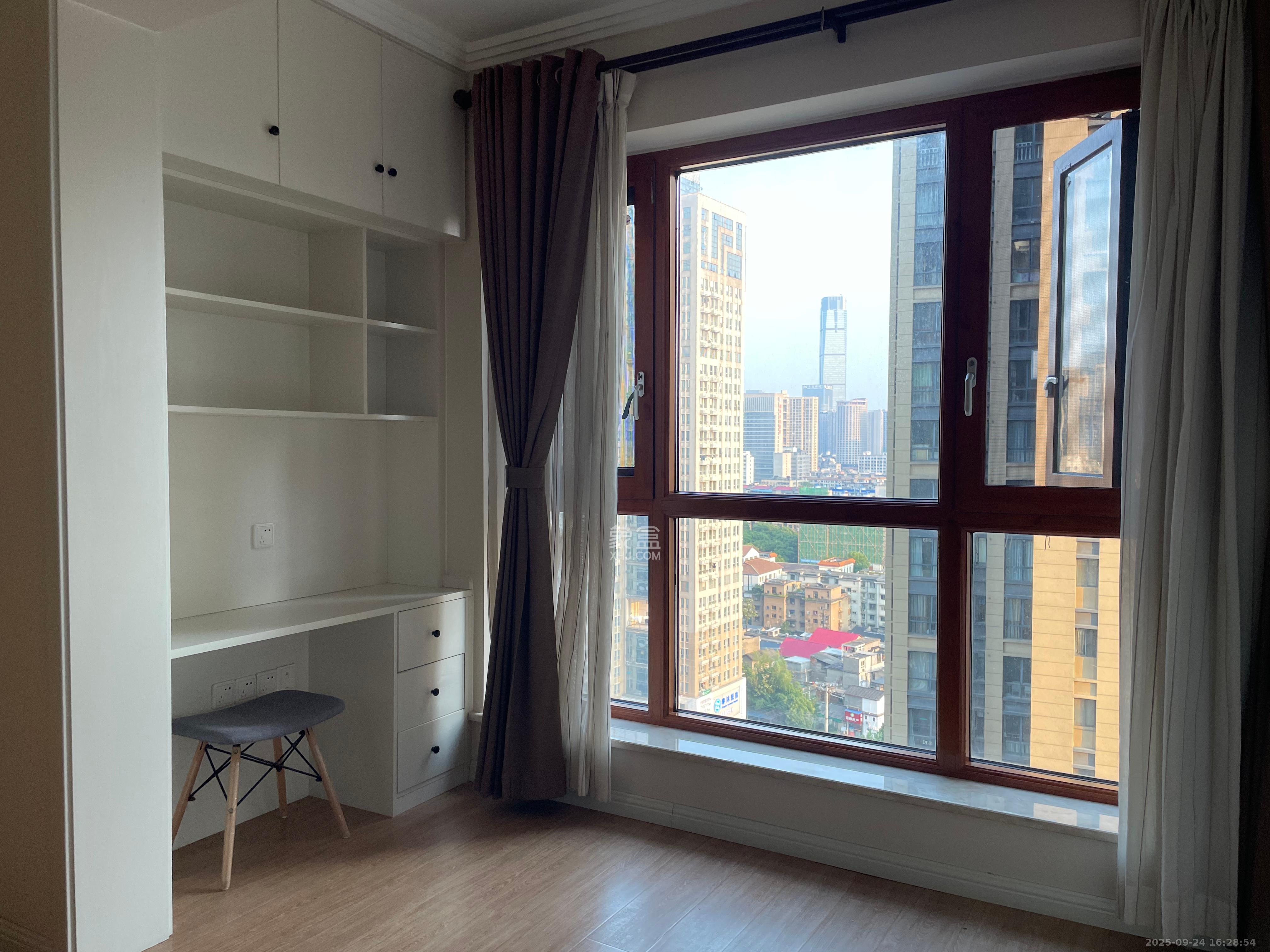 复地崑玉国际一期 2室2厅1卫 4600.0元/月 复地崑玉国际一期 2室2厅1卫 4600.0元/月室内图