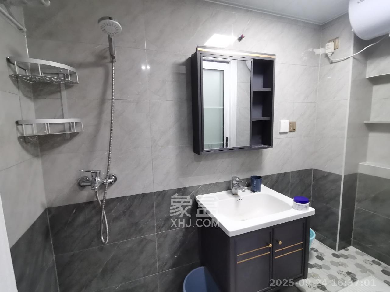 弘坤云寓 1室0厅0卫 2400.0元/月 弘坤云寓 1室0厅0卫 2400.0元/月室内图