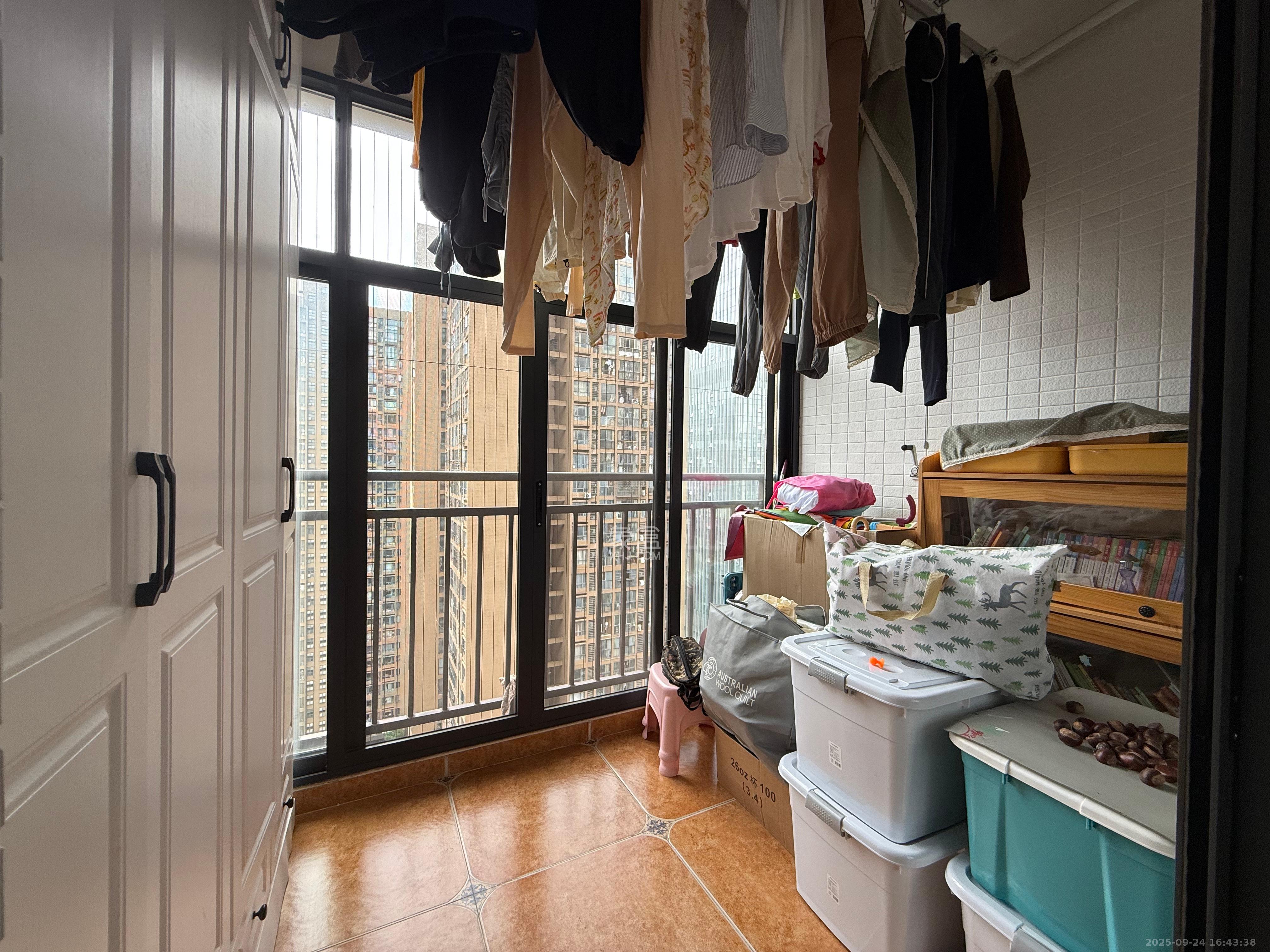 万博汇 2室1厅1卫 2400.0元/月 万博汇 2室1厅1卫 2400.0元/月室内图