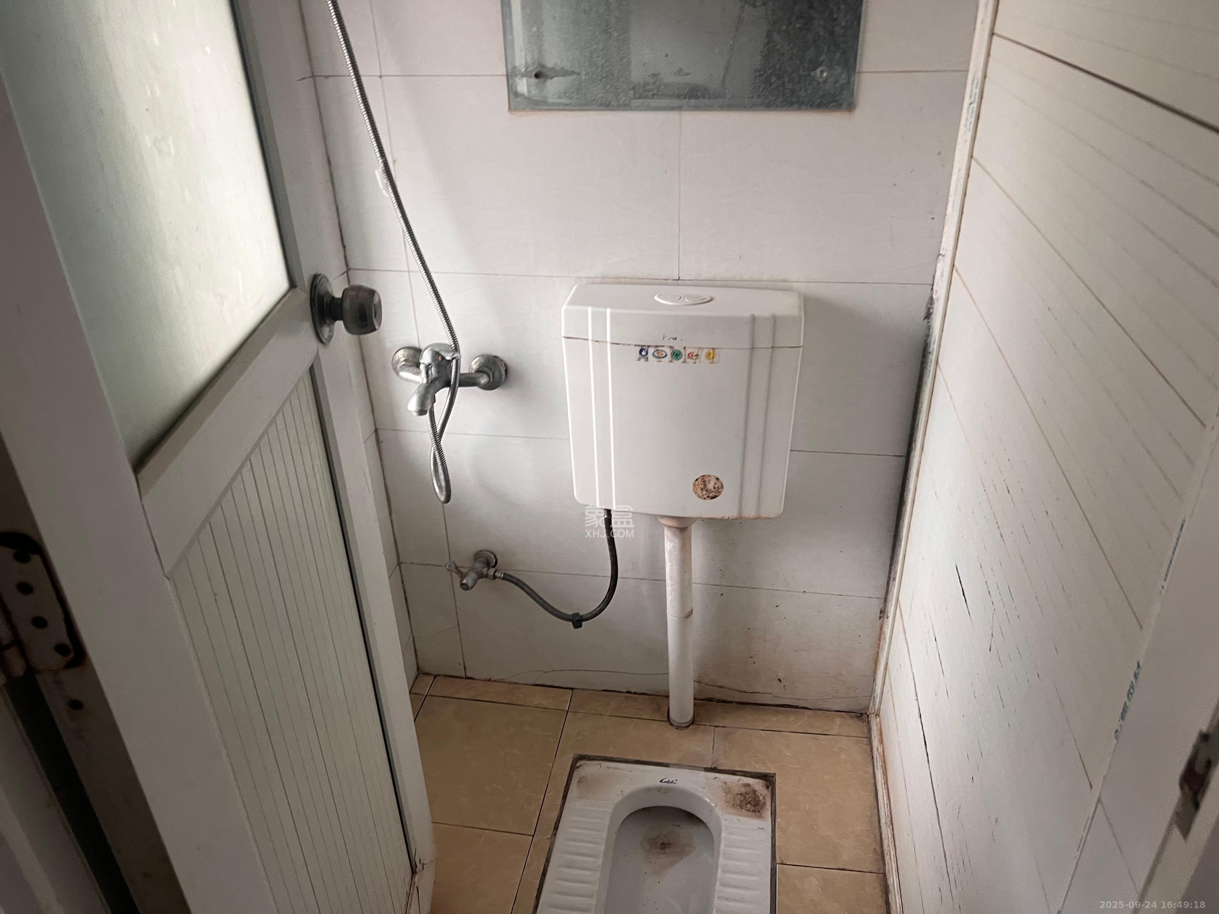 黄泥塘小区 1室1厅1卫 800.0元/月 黄泥塘小区 1室1厅1卫 800.0元/月室内图