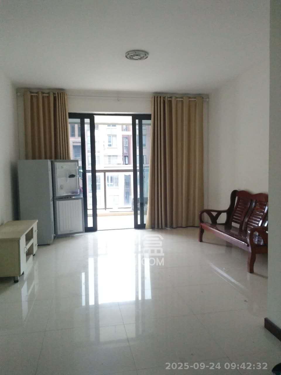 绿地公馆（绿地名邸）  3室2厅1卫    2500.0元/月室内图