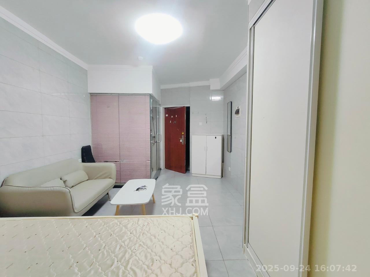 兰卡威国际 1室1厅1卫 1500.0元/月 兰卡威国际 1室1厅1卫 1500.0元/月室内图