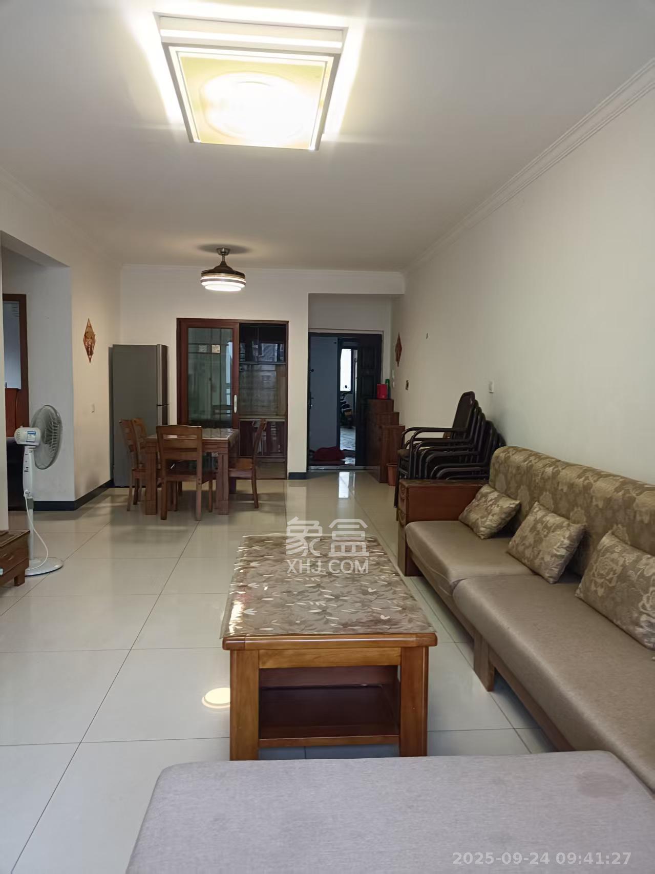 荣升家园（湘江熙岸）  2室2厅1卫    2400.0元/月室内图1