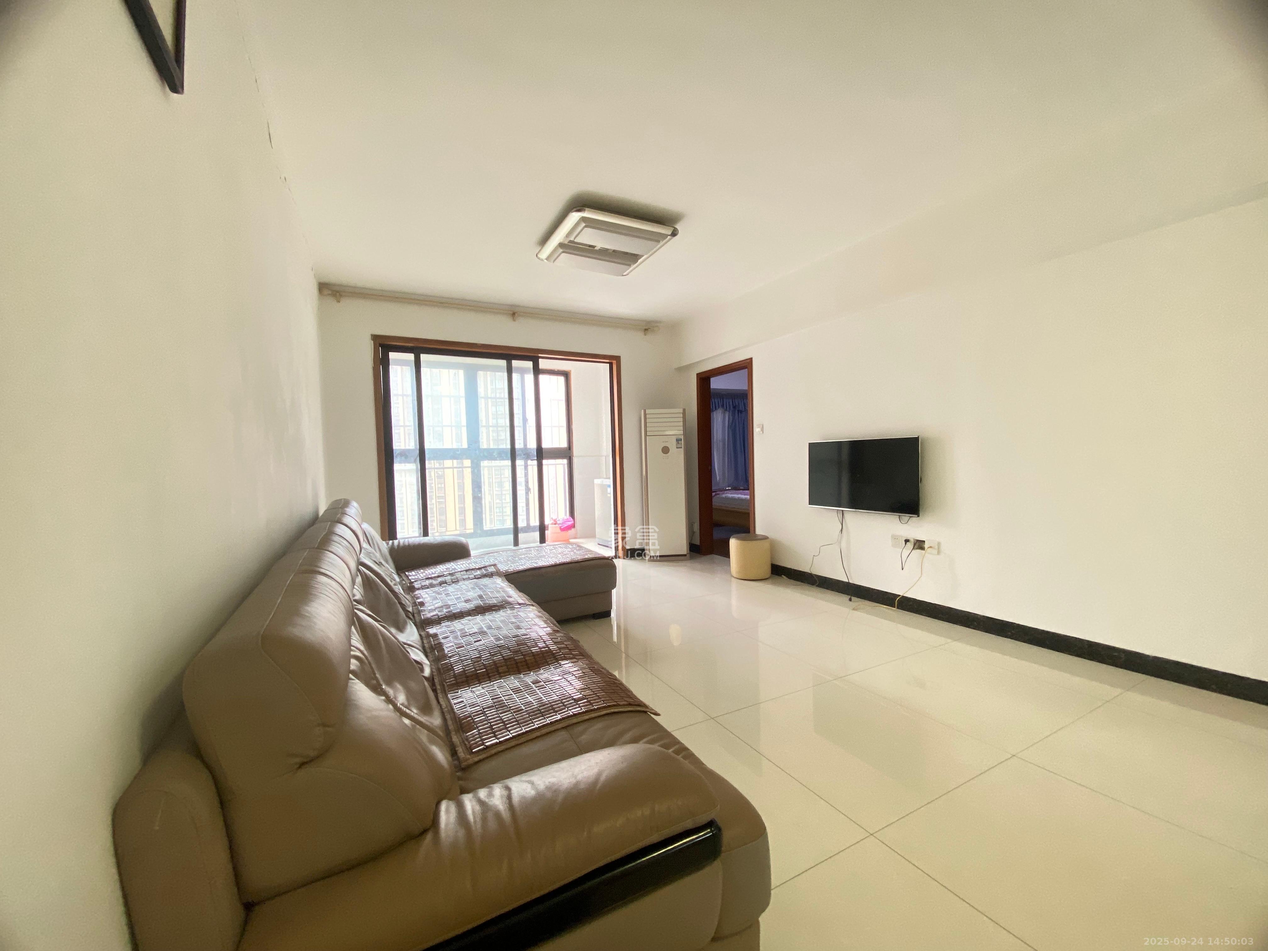 华润凤凰城三期 3室2厅1卫 2200.0元/月 华润凤凰城三期 3室2厅1卫 2200.0元/月室内图