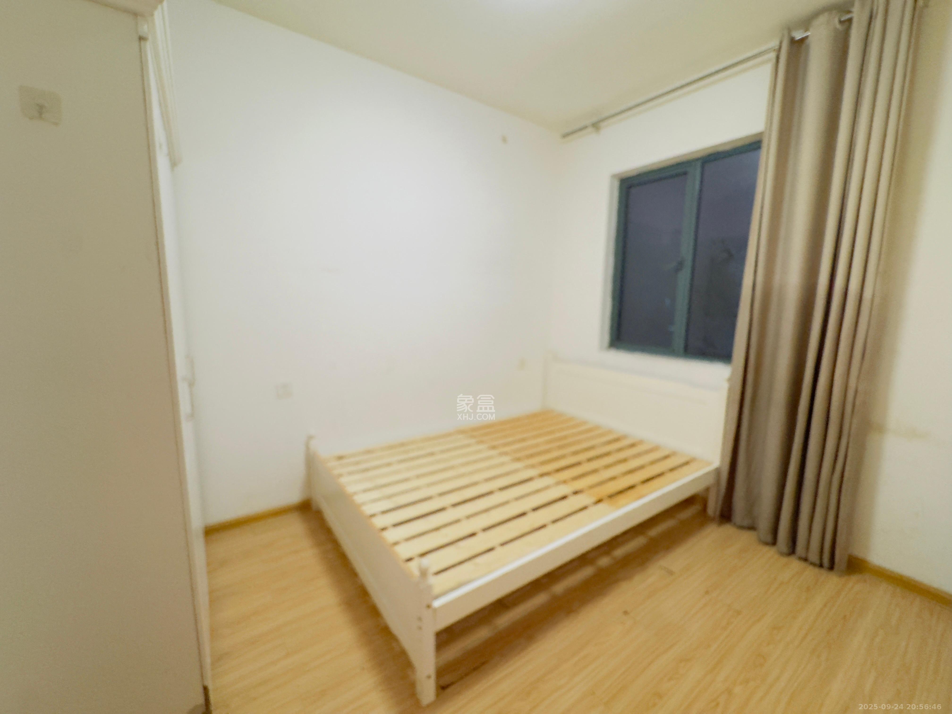 荣盛花语书苑 3室2厅1卫 2800.0元/月 荣盛花语书苑 3室2厅1卫 2800.0元/月室内图