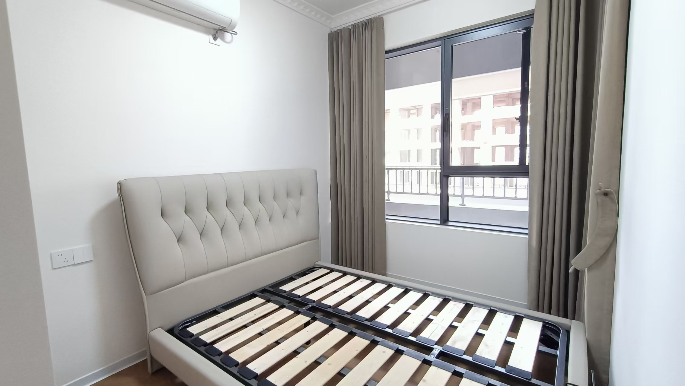 机器人欢乐城  3室2厅2卫    2500.0元/月室内图