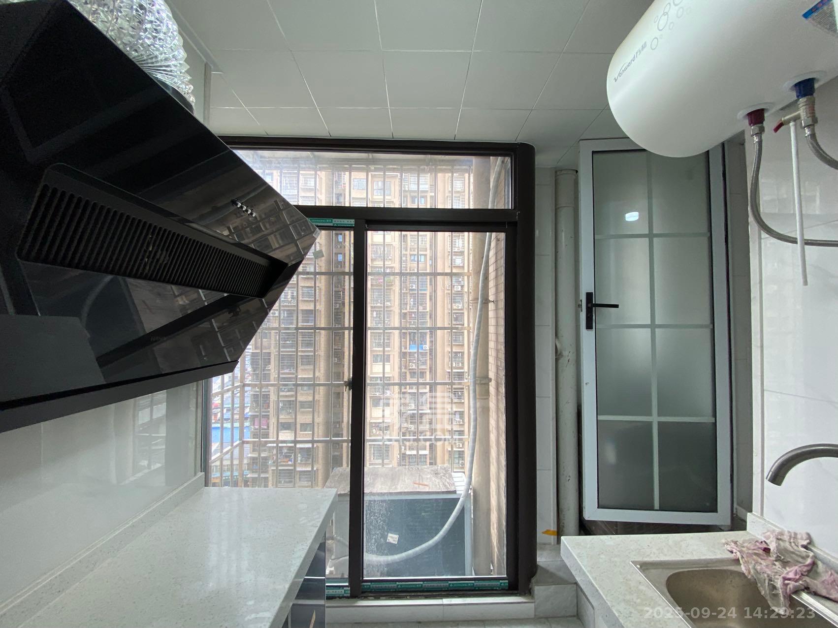 东岸梅园小区 1室0厅0卫 1100.0元/月 东岸梅园小区 1室0厅0卫 1100.0元/月室内图