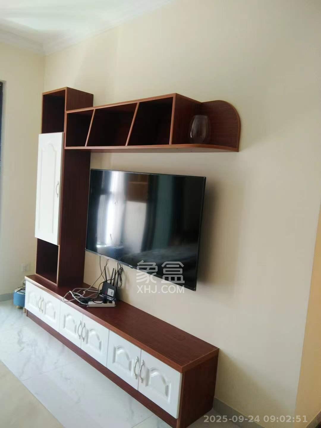 碧桂园公园壹号(凯怡茗苑) 3室2厅1卫 1700.0元/月 碧桂园公园壹号(凯怡茗苑) 3室2厅1卫 1700.0元/月室内图