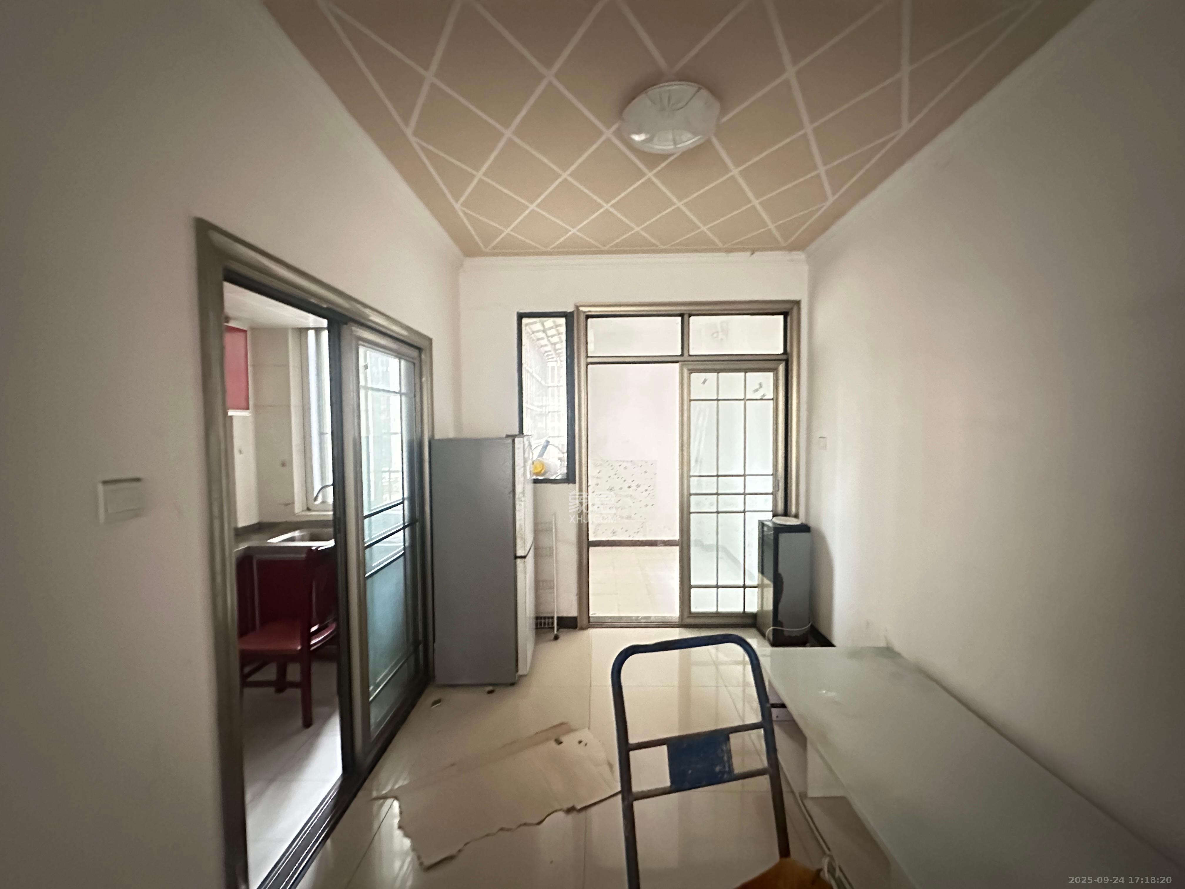 嘉顺苑 3室1厅1卫 2400.0元/月 嘉顺苑 3室1厅1卫 2400.0元/月室内图