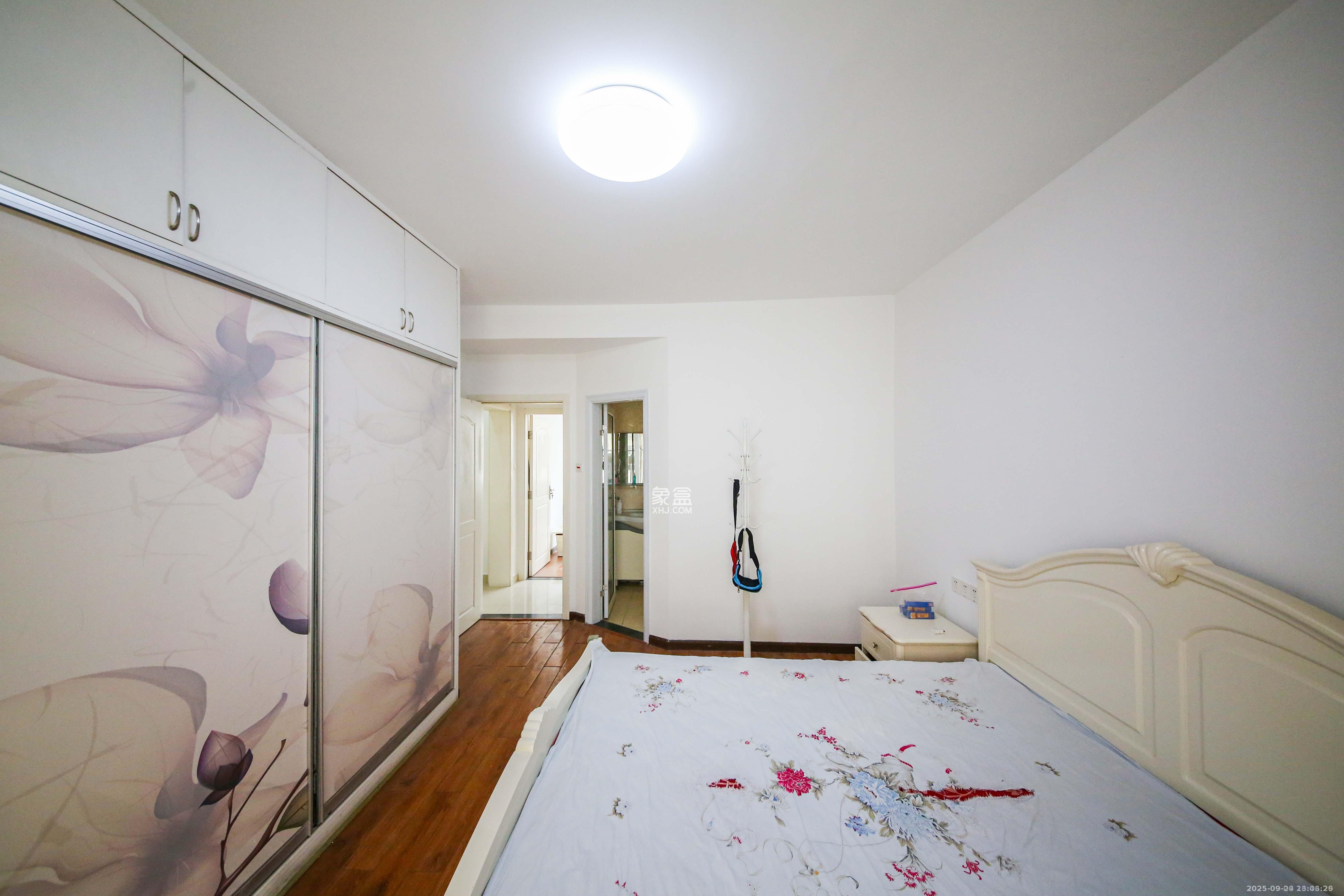 童话里 4室2厅2卫 2200.0元/月 童话里 4室2厅2卫 2200.0元/月室内图