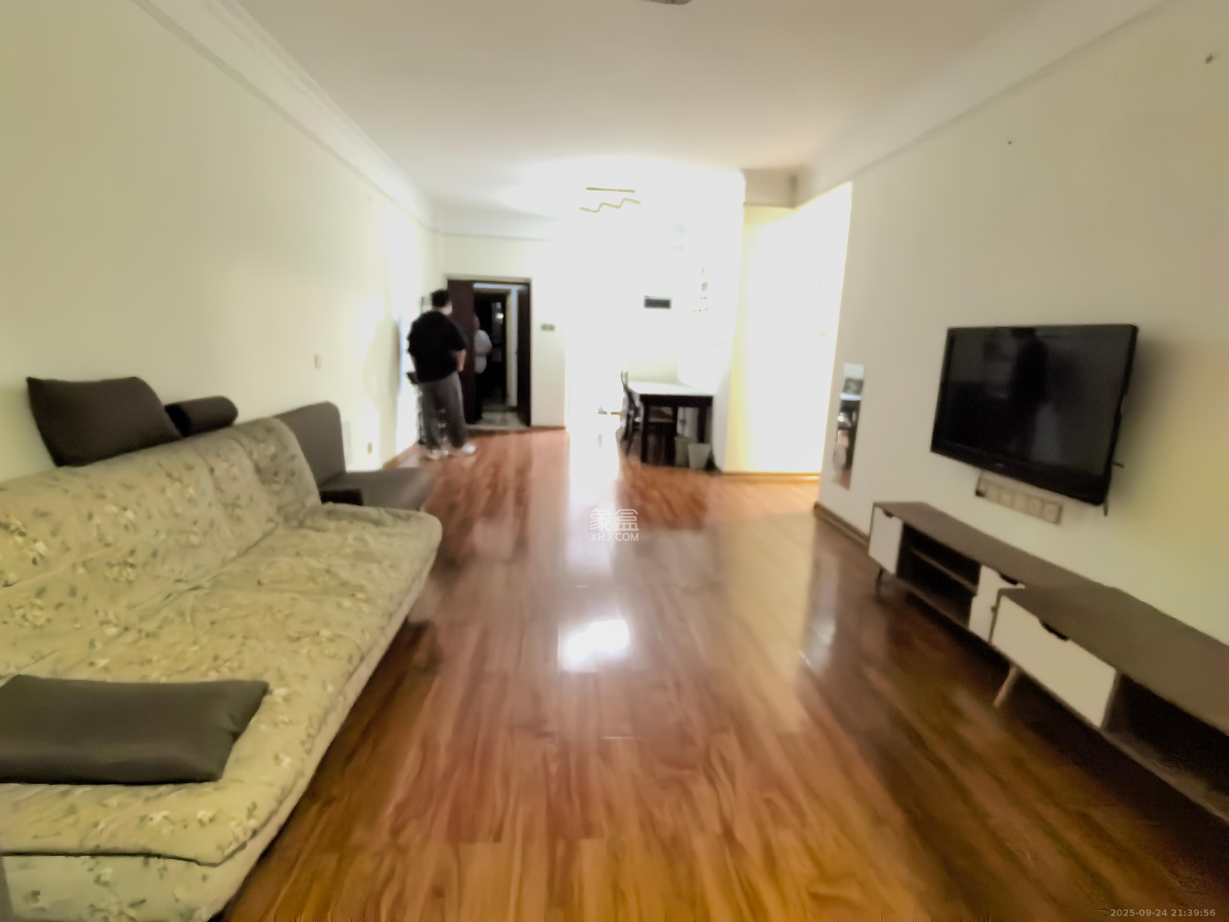 湘诚德峰小区A区 3室2厅1卫 1900.0元/月 湘诚德峰小区A区 3室2厅1卫 1900.0元/月室内图