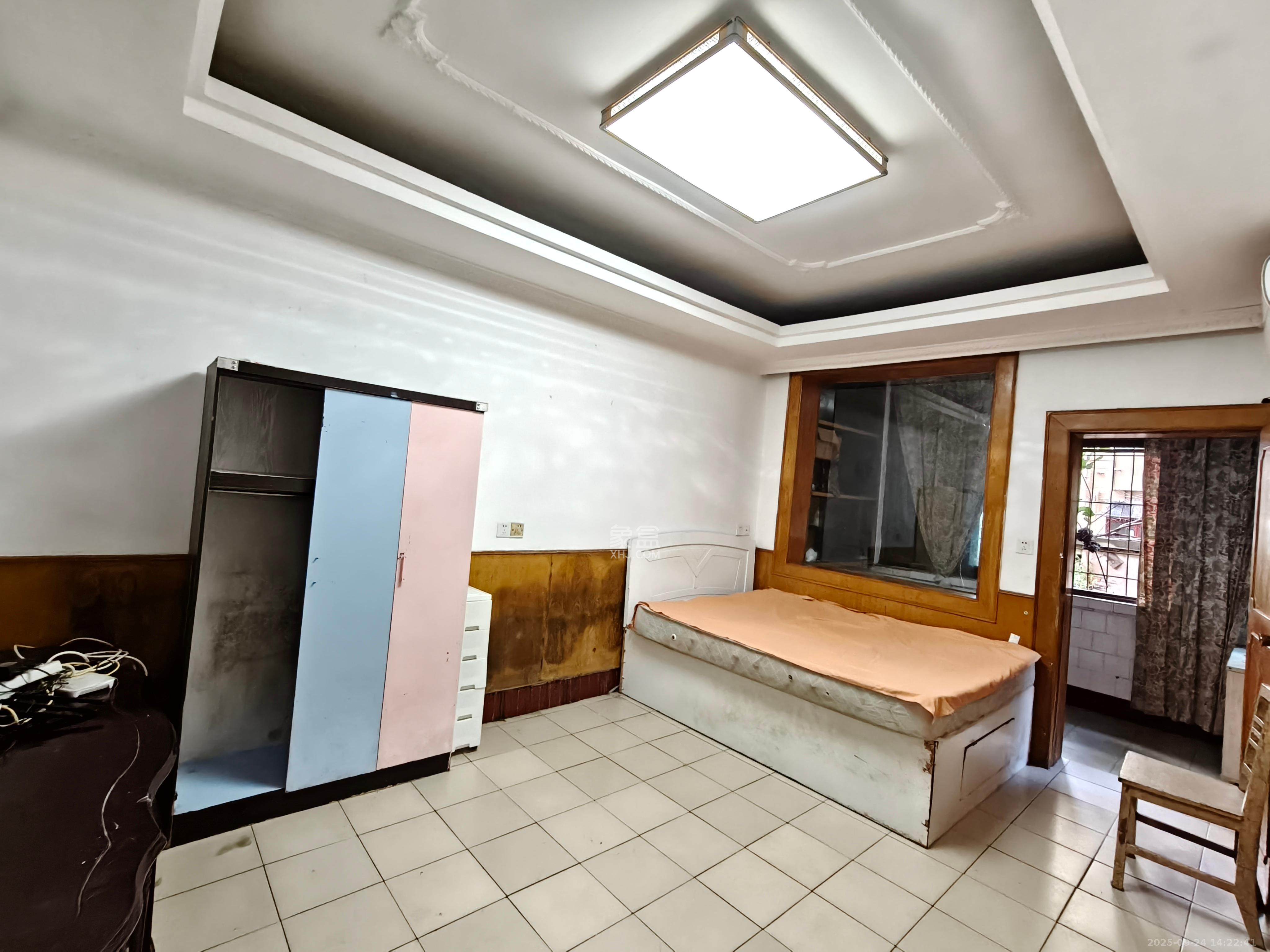 妹子山社区(曙光社区) 3室1厅1卫 1400.0元/月 妹子山社区(曙光社区) 3室1厅1卫 1400.0元/月室内图