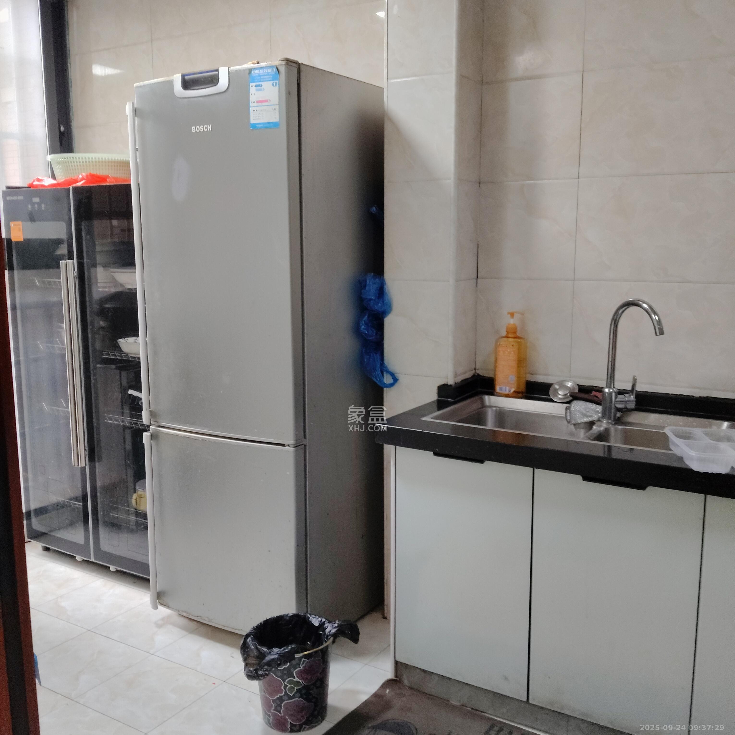 和润园一、二期  3室2厅2卫    1600.0元/月室内图