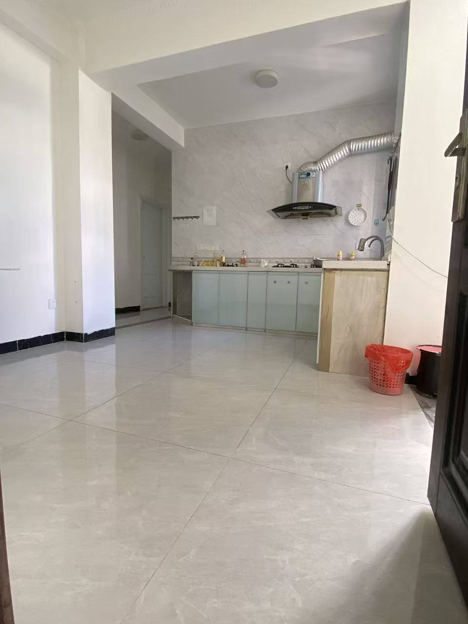 粮食局宿舍(海府路) 1室1厅1卫 1300.0元/月 粮食局宿舍(海府路) 1室1厅1卫 1300.0元/月室内图