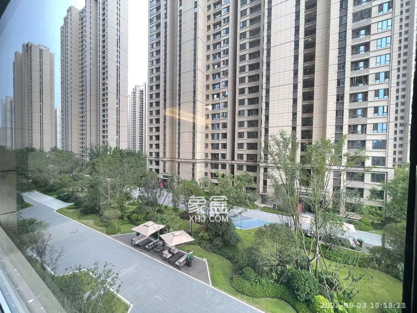 龙湖铂金中心（龙湖春江郦城）  3室1厅2卫   4200.00元/月室内图