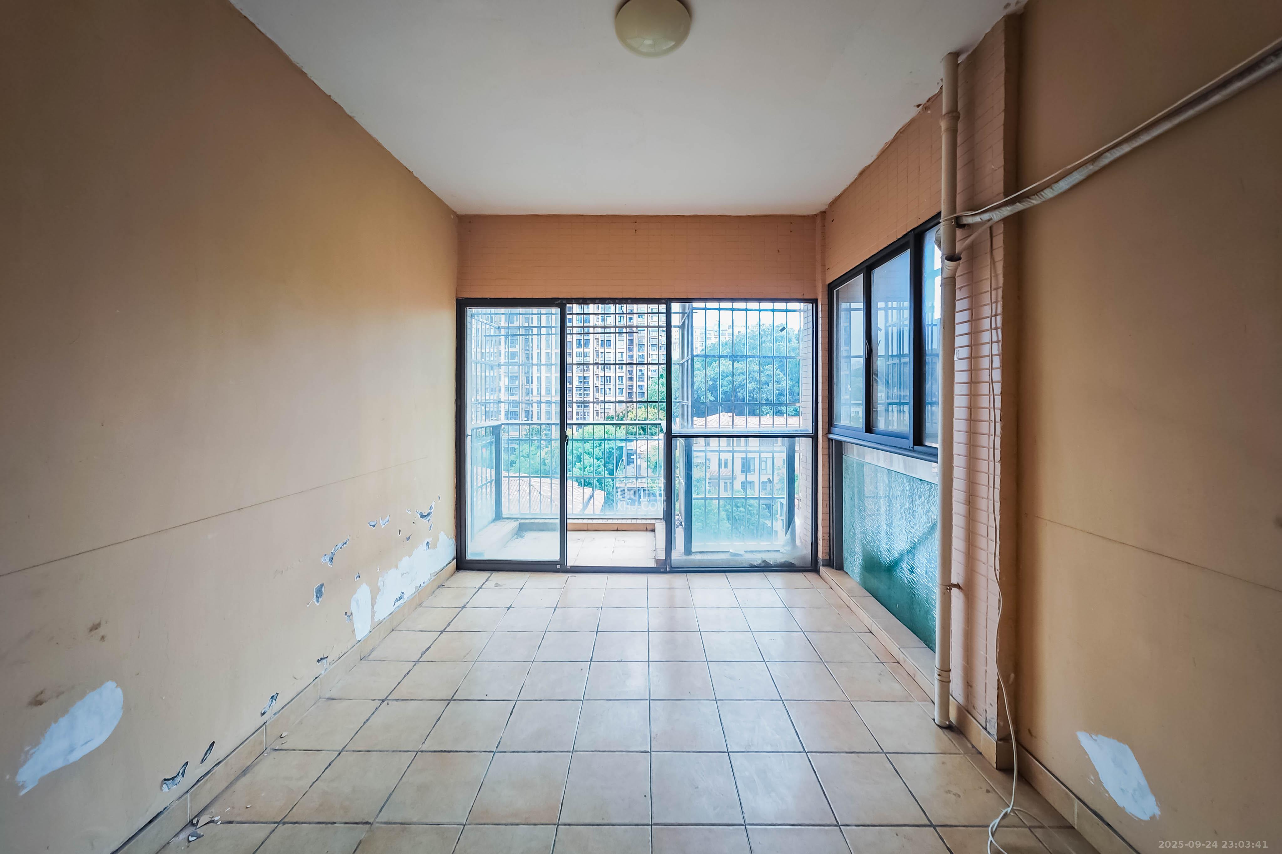 中城丽景香山园  3室2厅2卫    89.0万其他