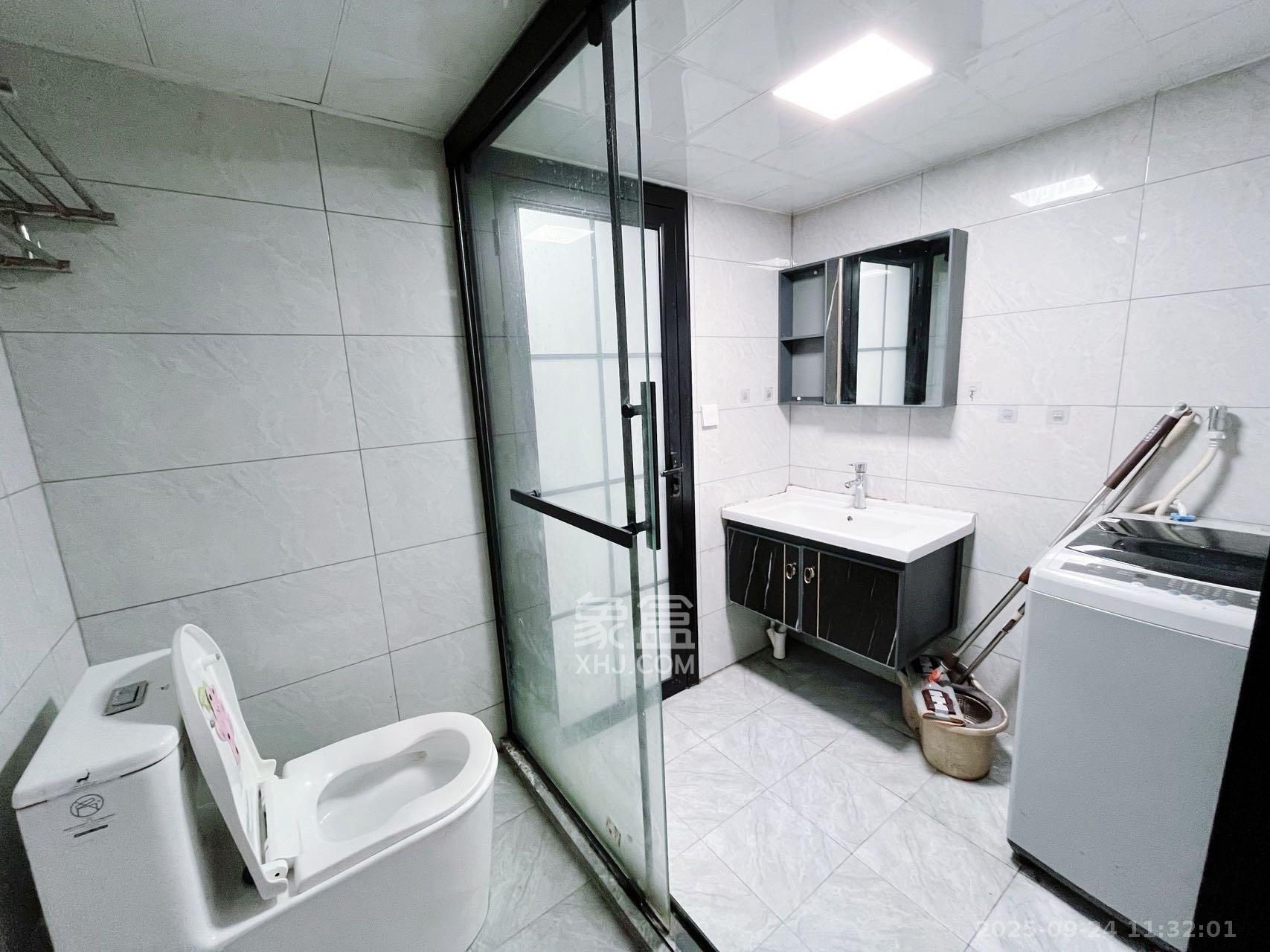 荣盛花语书苑 2室1厅1卫 2616.0元/月 荣盛花语书苑 2室1厅1卫 2616.0元/月室内图