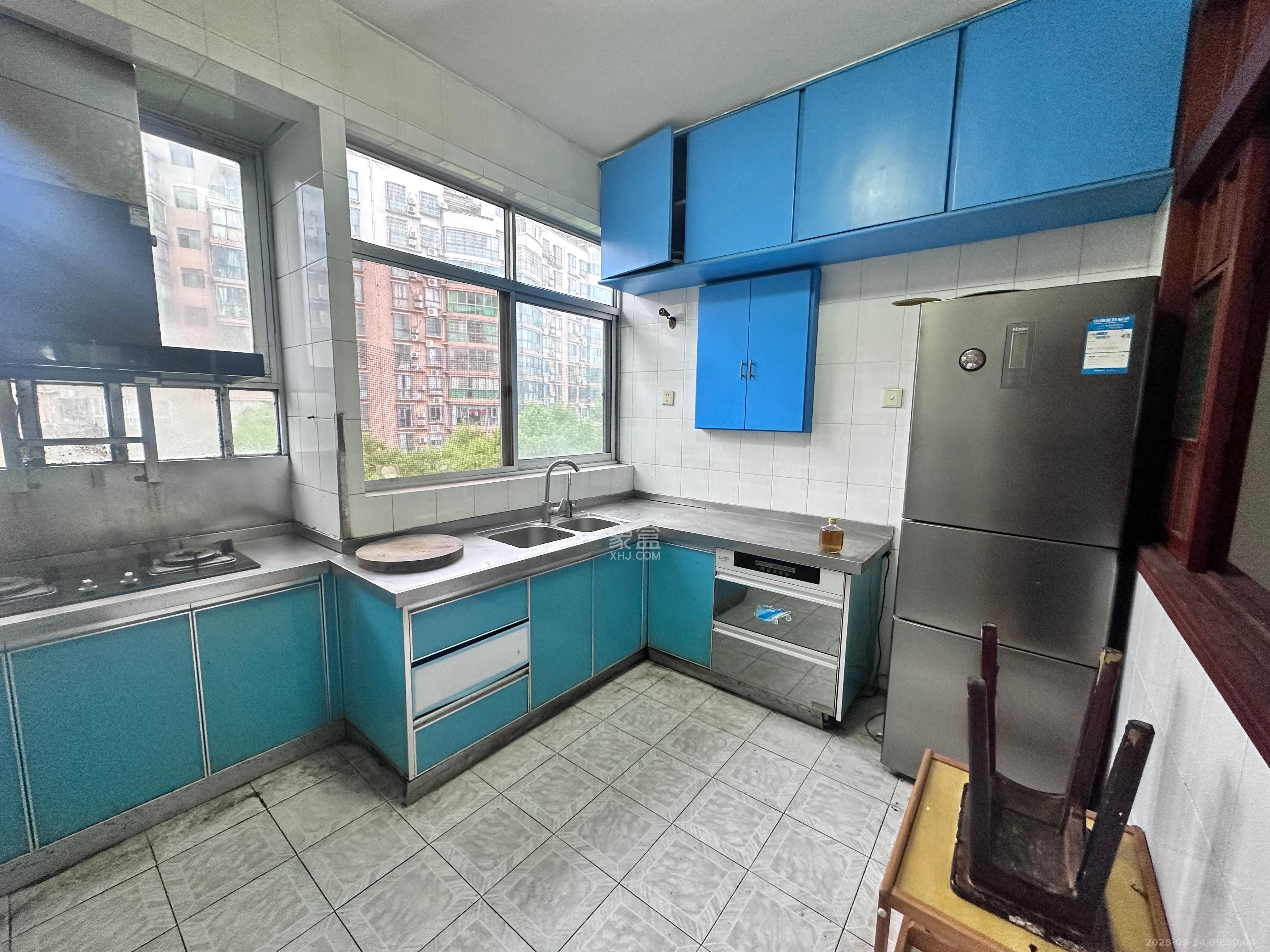 中联科技园 3室2厅2卫 2250.0元/月 中联科技园 3室2厅2卫 2250.0元/月室内图