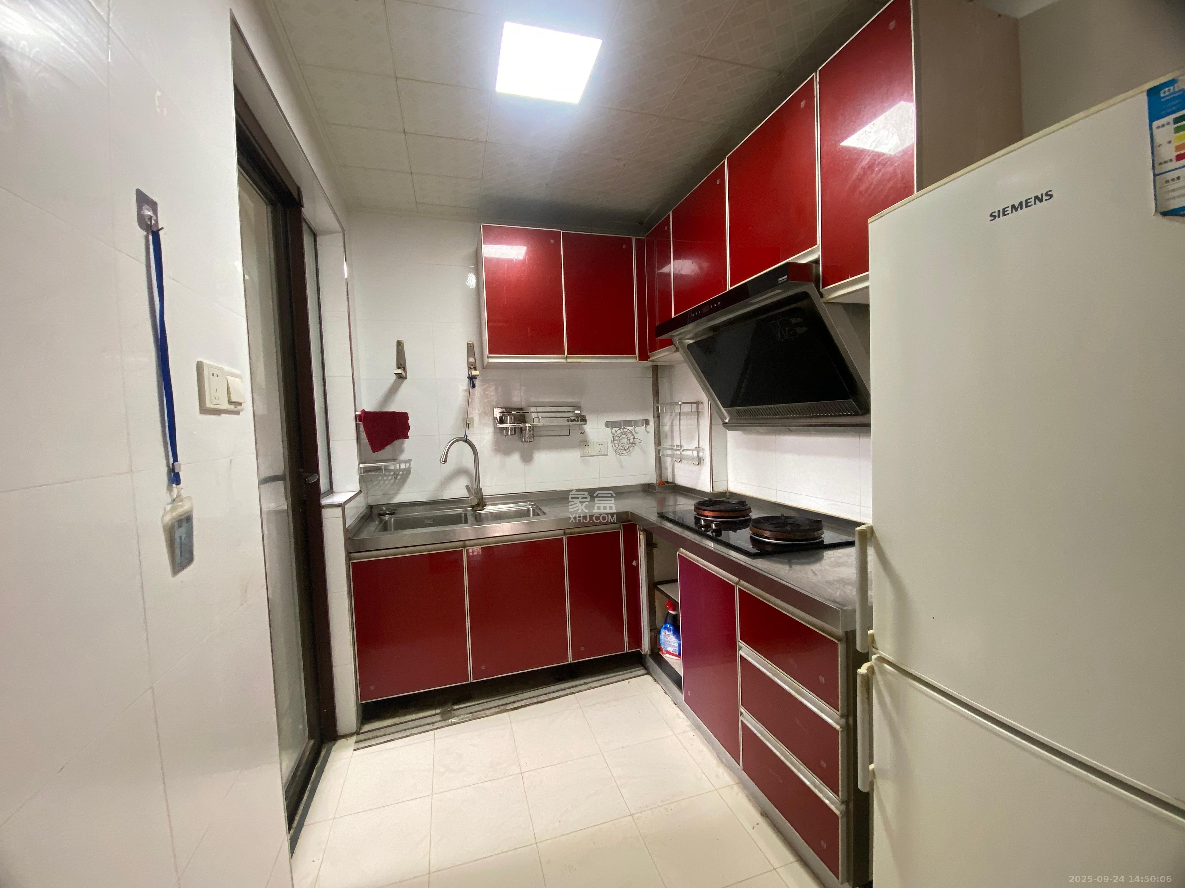 华润凤凰城三期  3室2厅1卫    2200.0元/月室内图