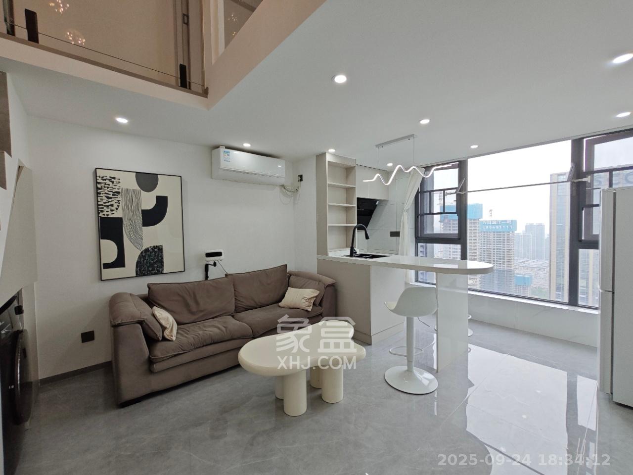 卓越中寰  1室0厅0卫    3200.0元/月 卓越中寰  1室0厅0卫    3200.0元/月