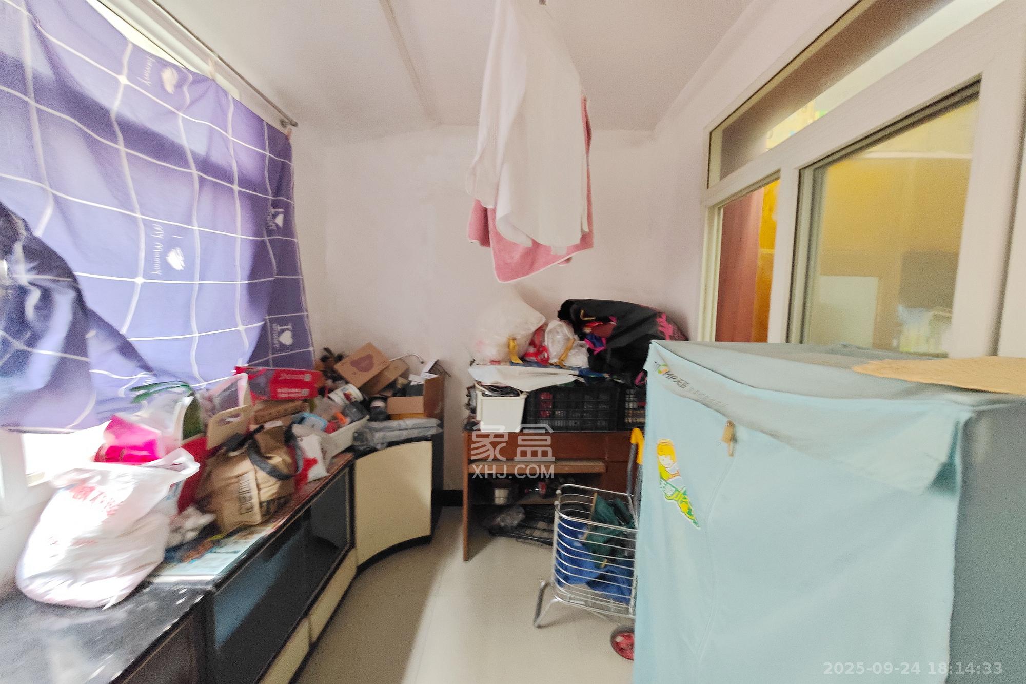 玻纤宿舍 1室1厅1卫 37.5万 玻纤宿舍 1室1厅1卫 37.5万阳台