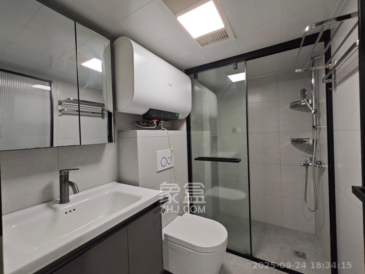 卓越中寰 1室0厅0卫 3200.0元/月 卓越中寰 1室0厅0卫 3200.0元/月室内图