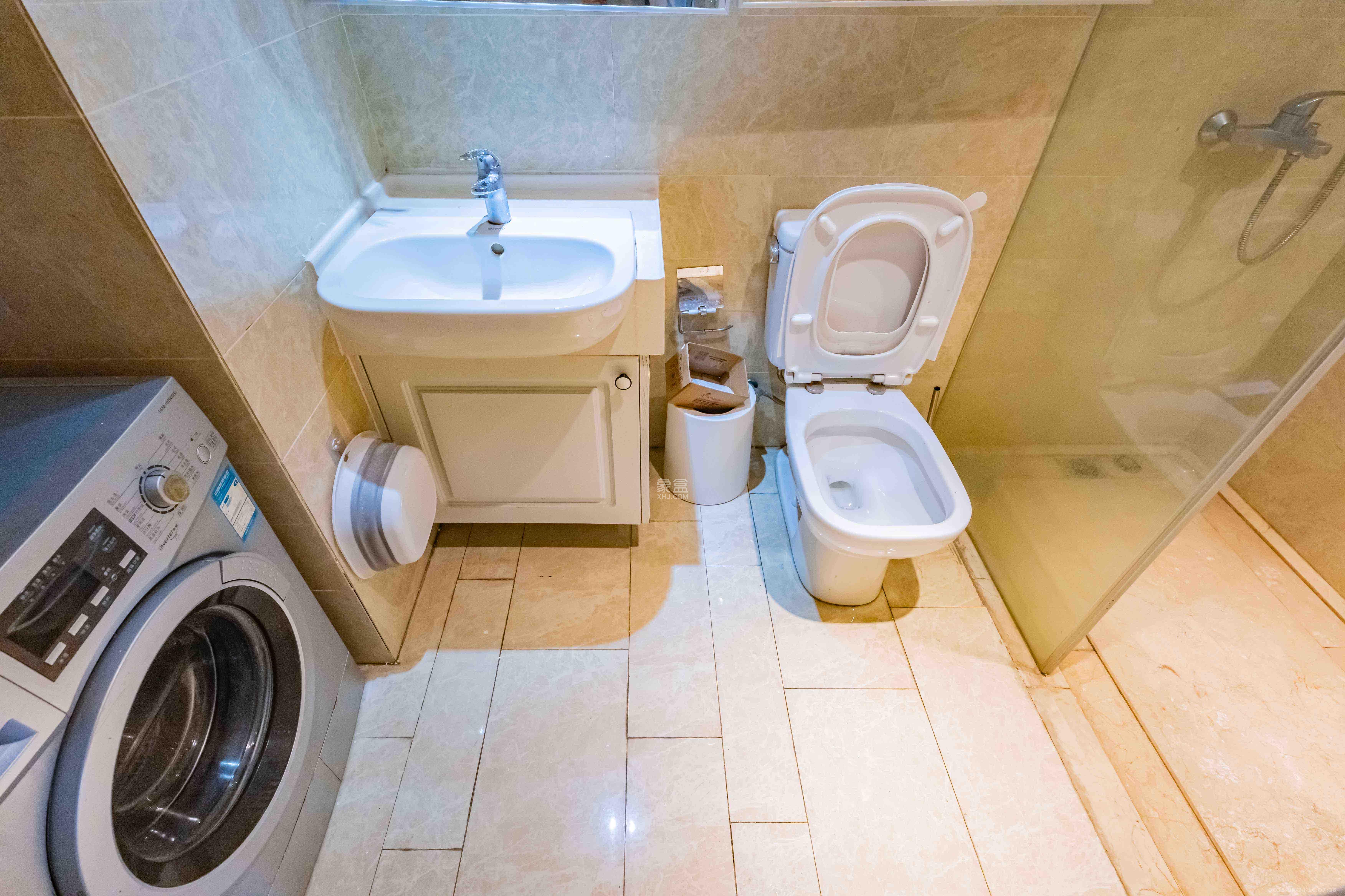 泊富公寓（泊富国际广场）  1室1厅1卫    2400.0元/月室内图