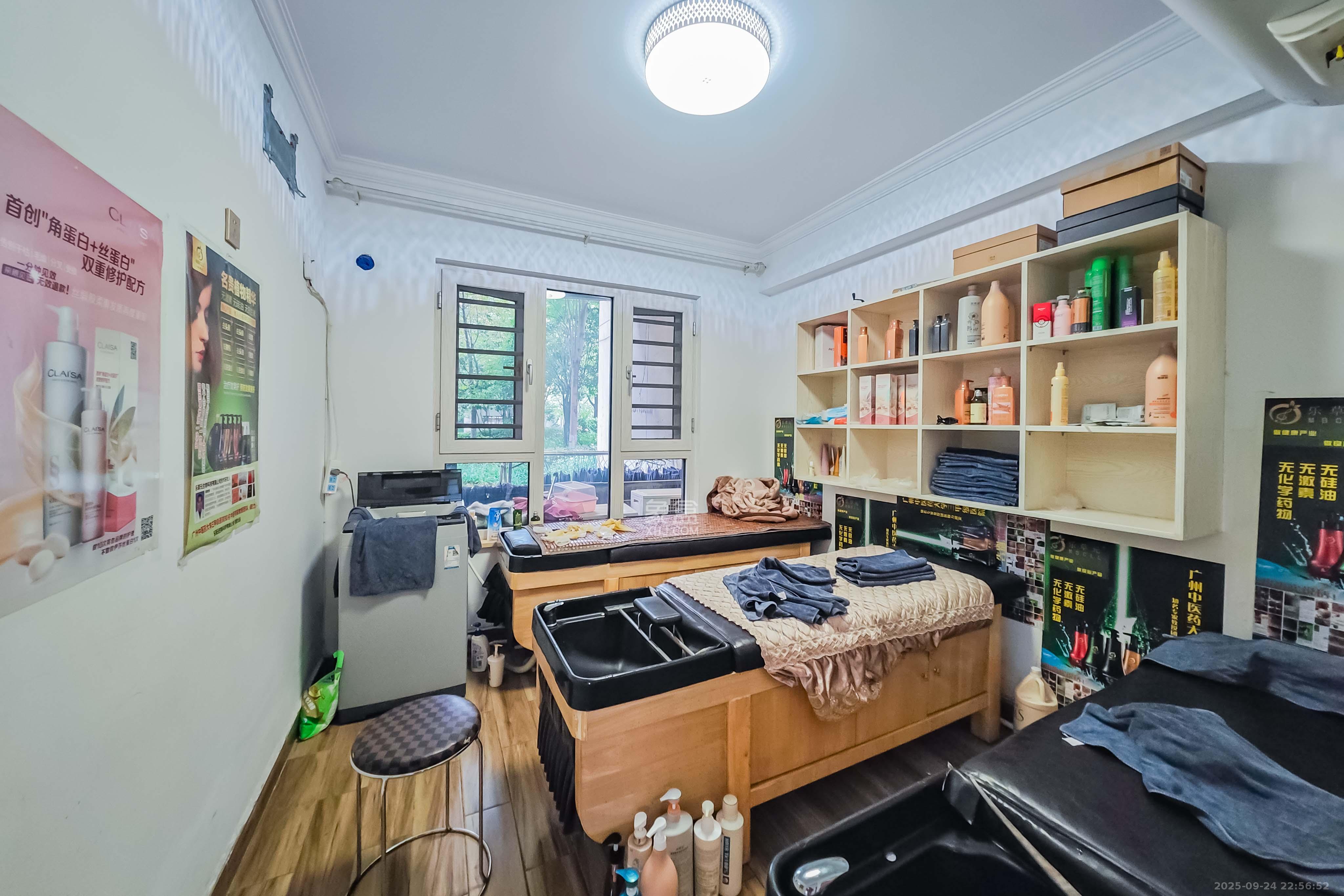 绿地之窗 4室2厅2卫 122.0万 绿地之窗 4室2厅2卫 122.0万卧室