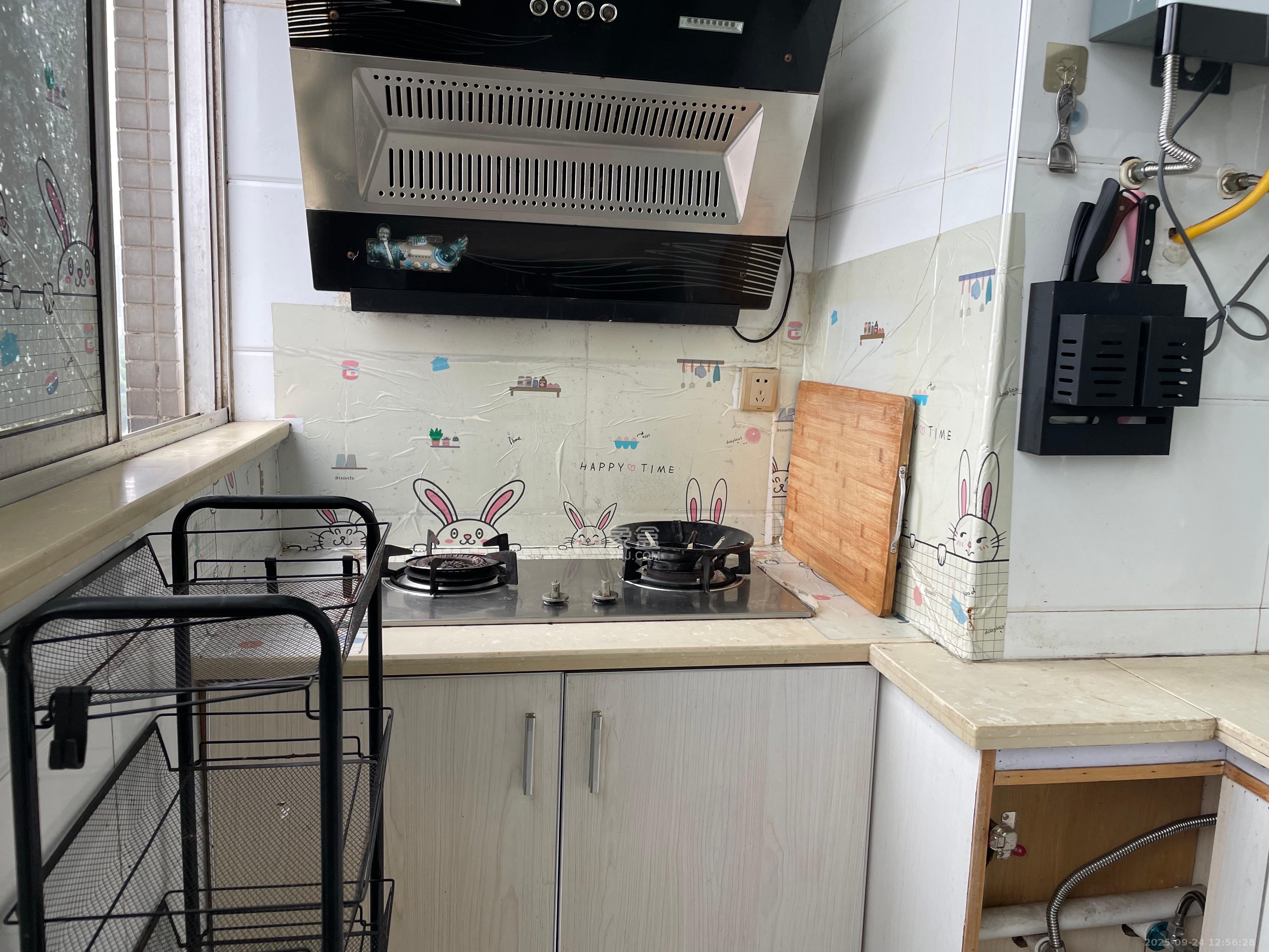 观湖公寓  1室1厅1卫    1600.0元/月 观湖公寓  1室1厅1卫    1600.0元/月室内图