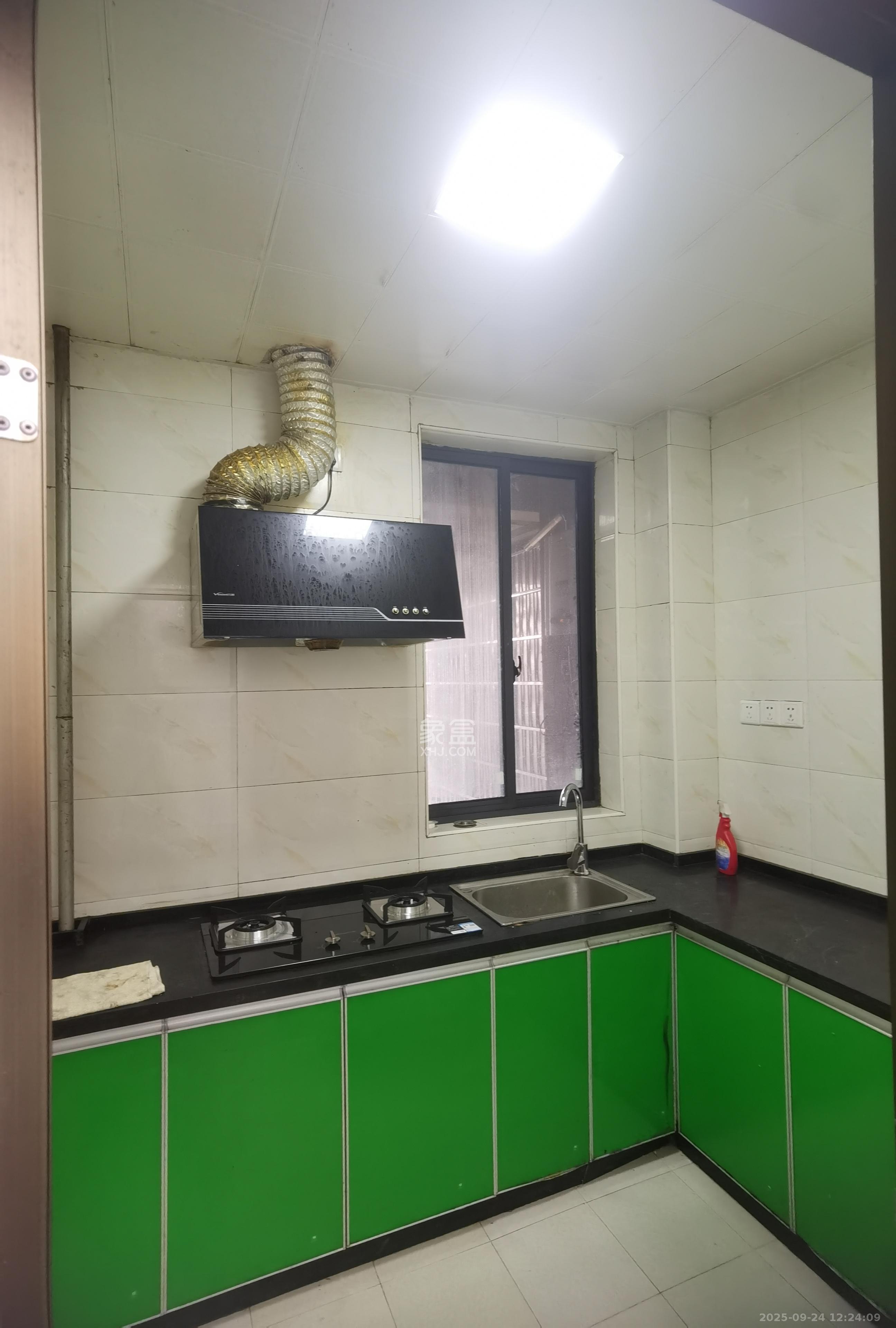 江河东澜湾 3室2厅1卫 2400.0元/月 江河东澜湾 3室2厅1卫 2400.0元/月室内图