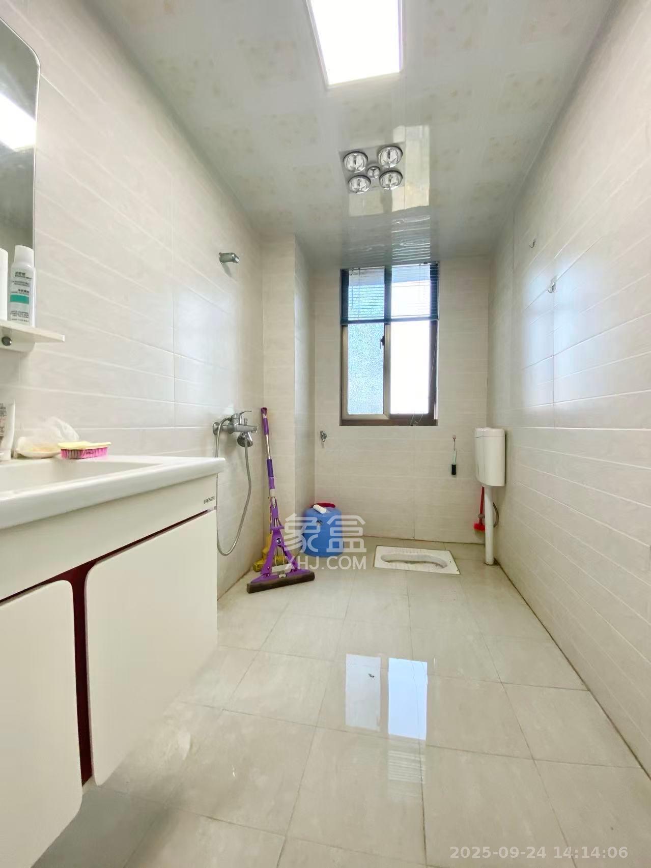 四方水岸(世方水岸) 3室2厅2卫 2500.0元/月 四方水岸(世方水岸) 3室2厅2卫 2500.0元/月室内图