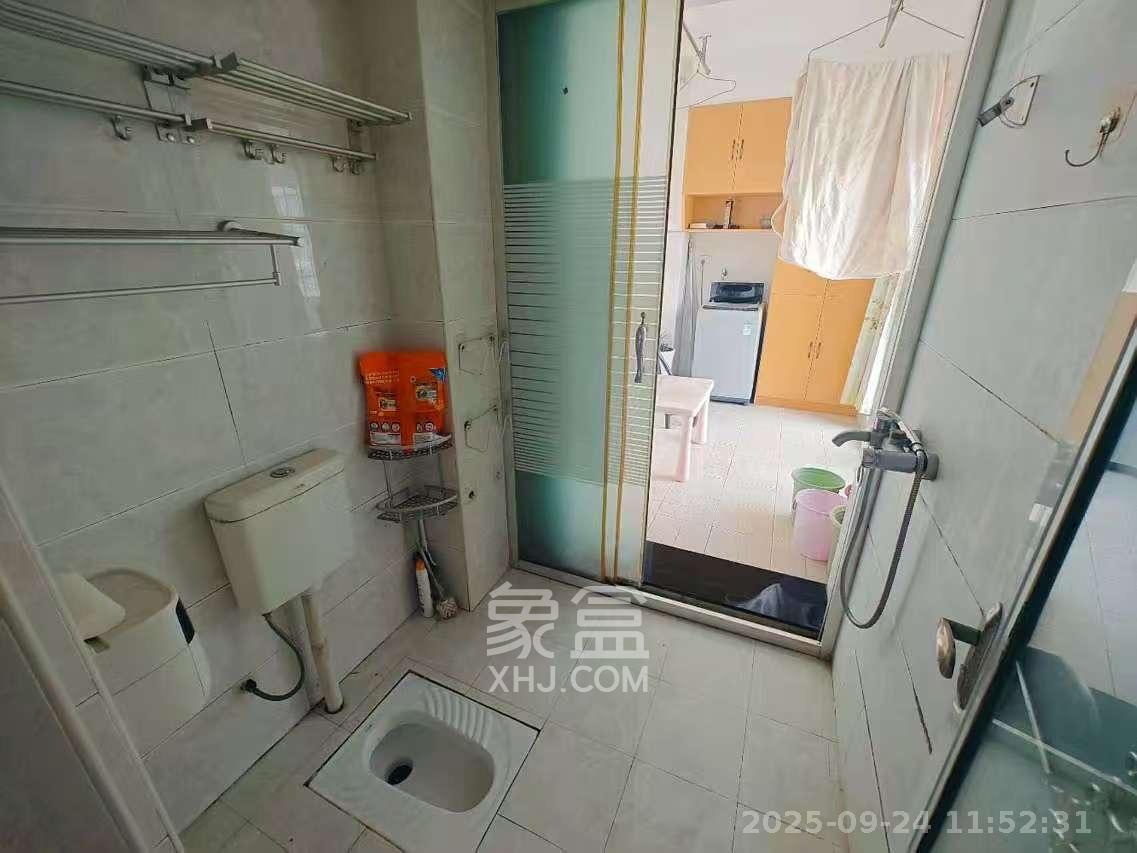 上河国际C区 3室2厅1卫 2600.0元/月 上河国际C区 3室2厅1卫 2600.0元/月室内图