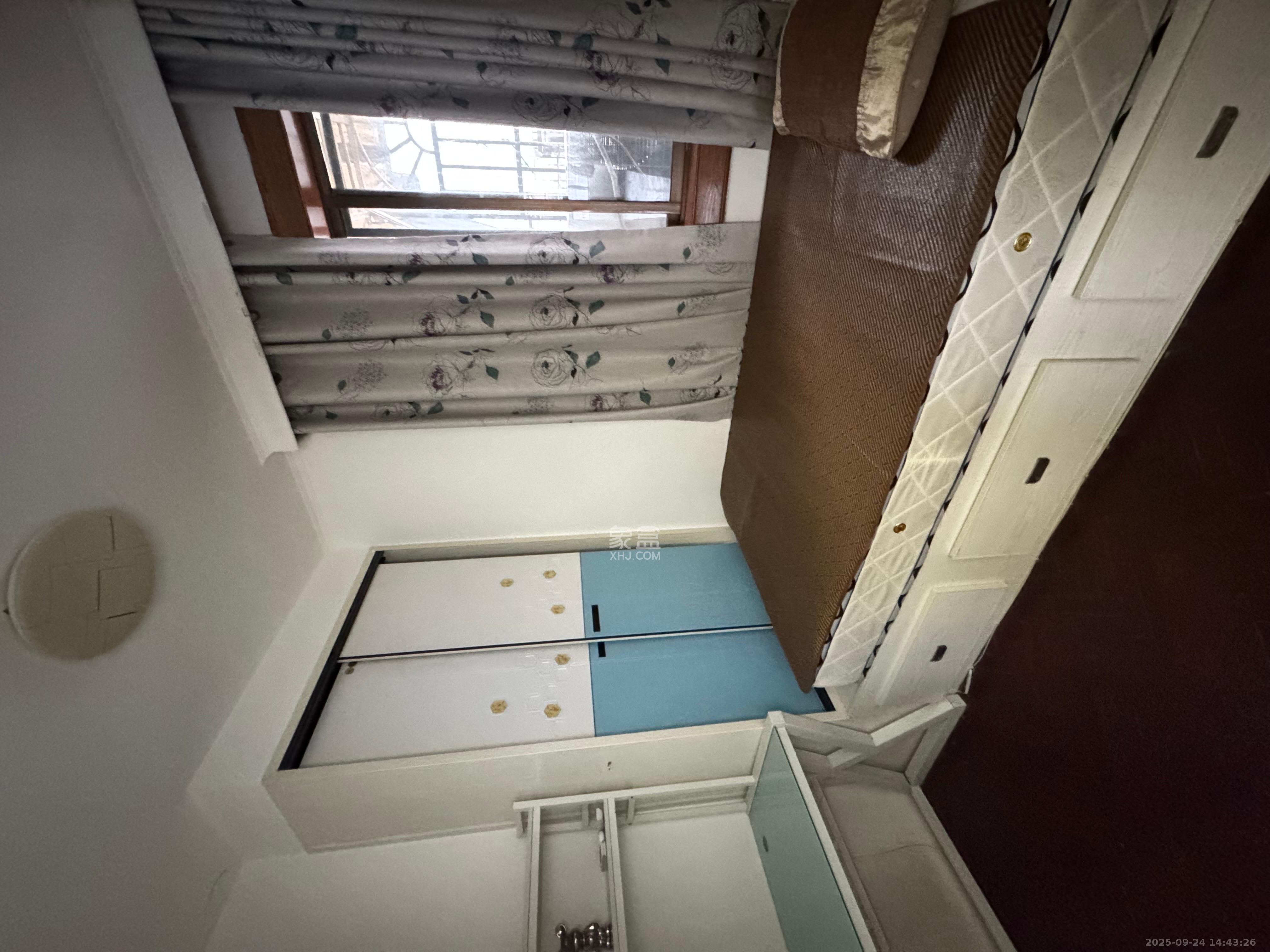 新富城  3室1厅1卫    2400.0元/月室内图