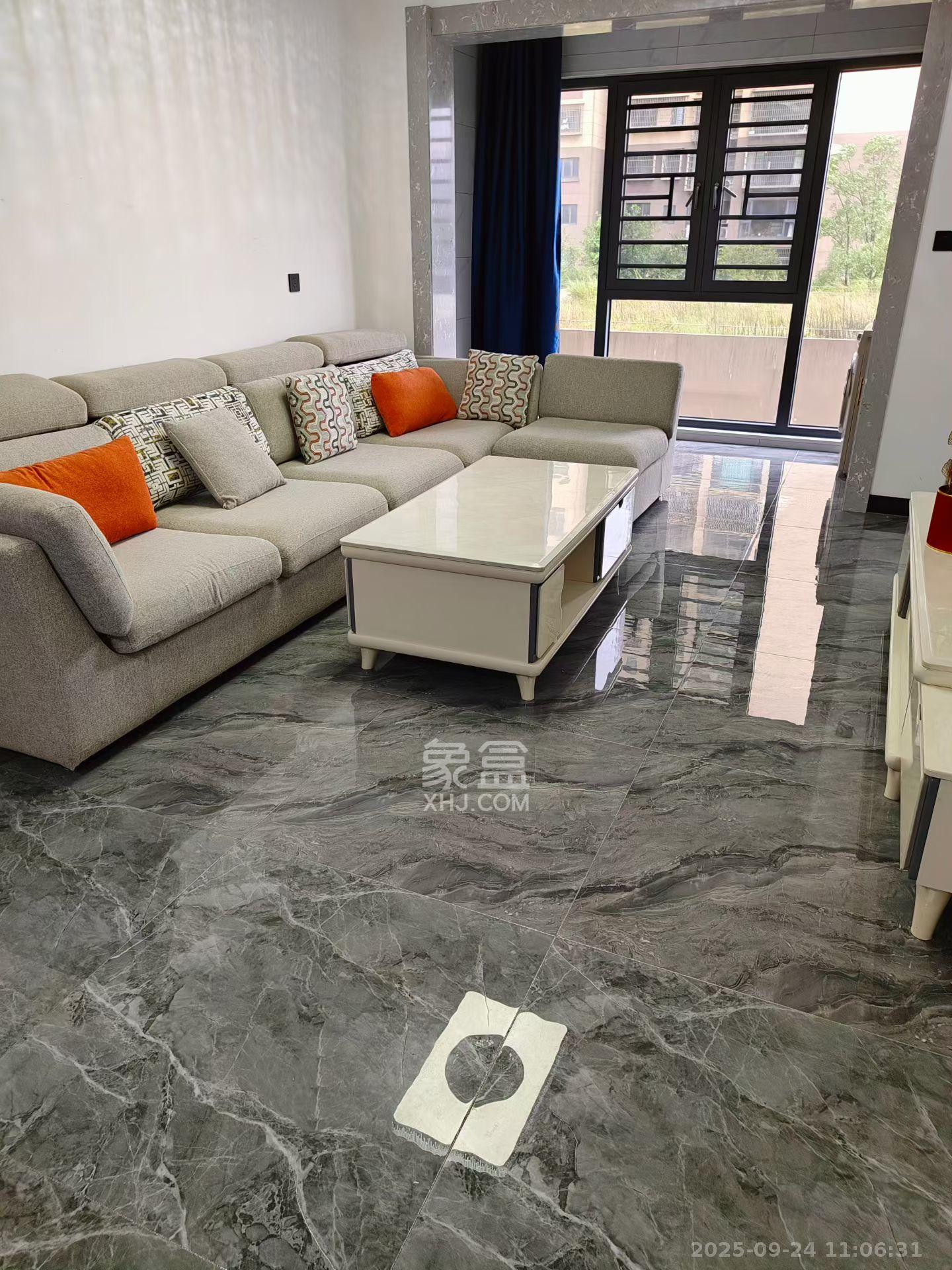 金南家园三期  2室1厅1卫    2300.0元/月室内图