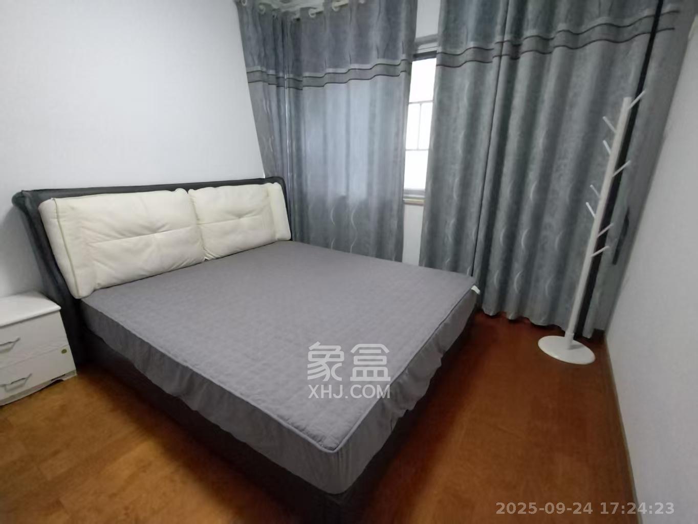 保利香槟国际 3室2厅2卫 2200.0元/月 保利香槟国际 3室2厅2卫 2200.0元/月室内图