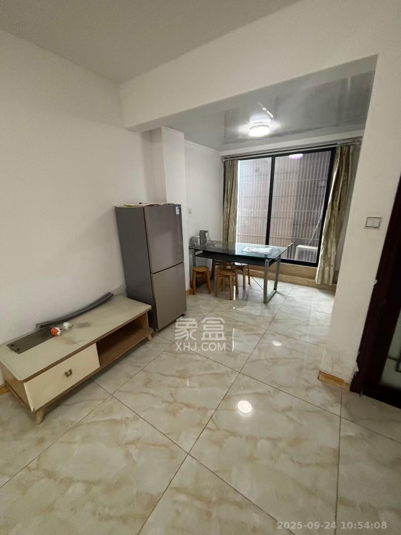 湘腾琴岛  3室2厅1卫    2500.0元/月室内图