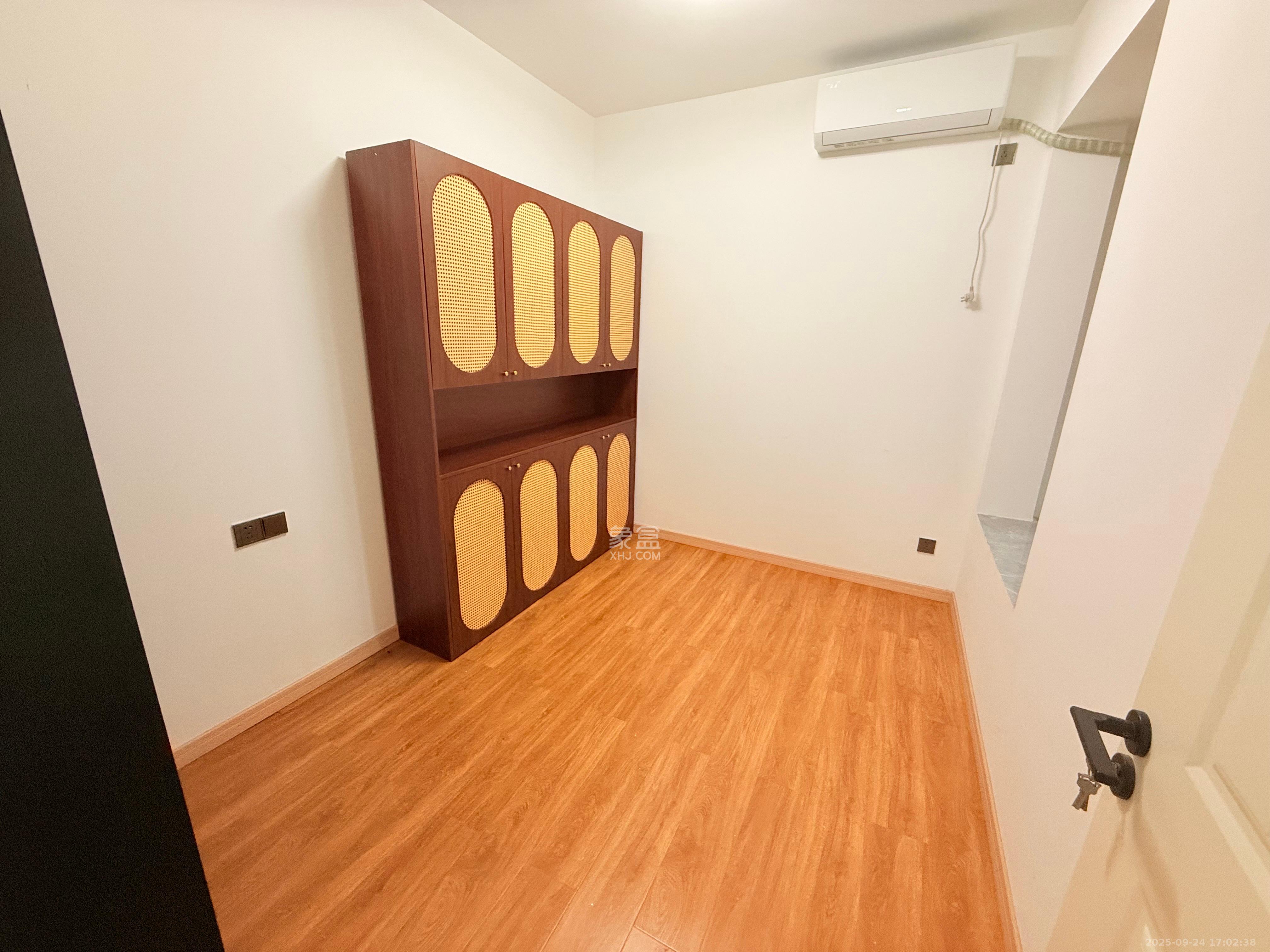 明昇壹城(明昇时代广场)二期 3室2厅1卫 3000.0元/月 明昇壹城(明昇时代广场)二期 3室2厅1卫 3000.0元/月室内图