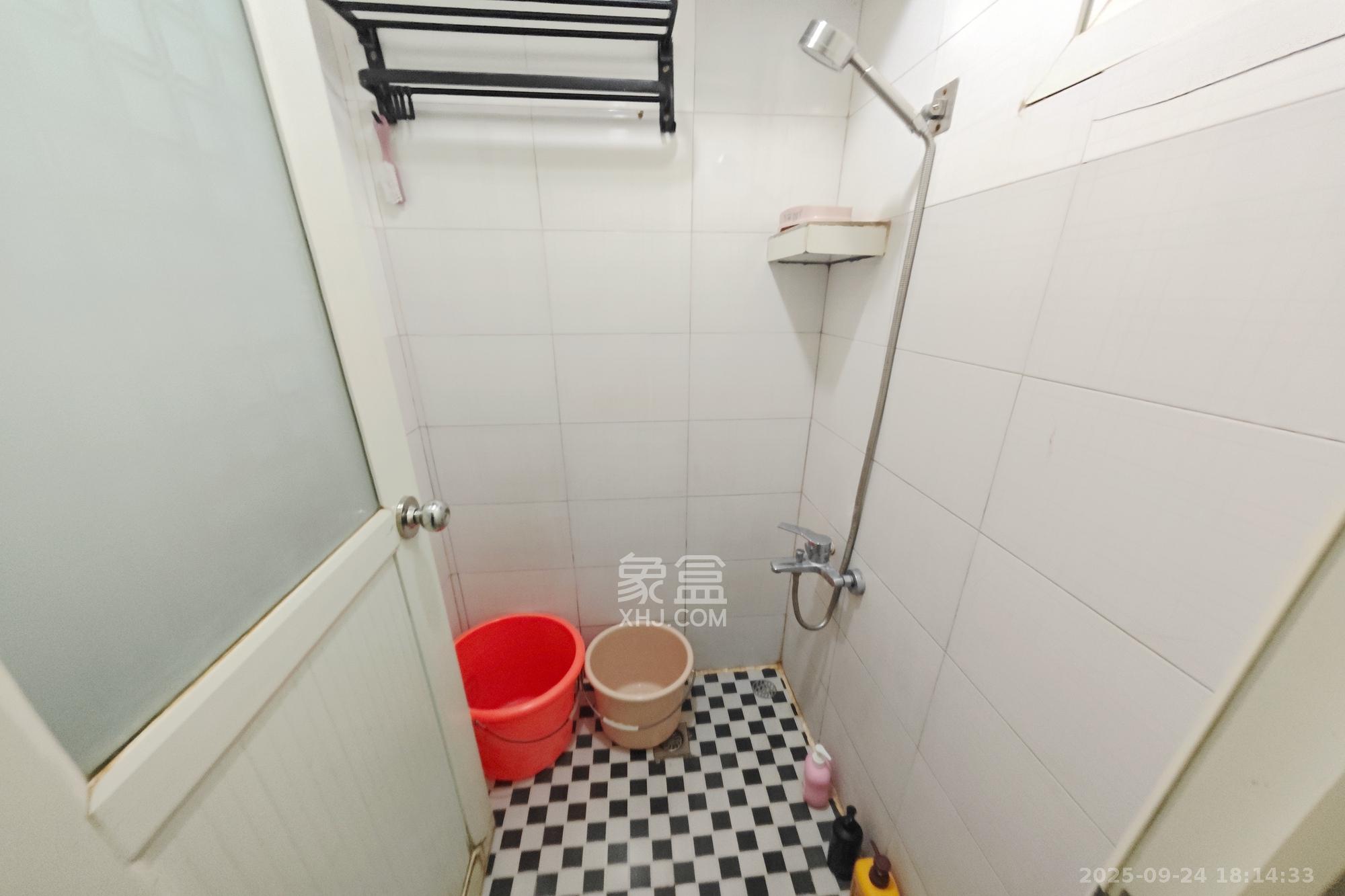 玻纤宿舍 1室1厅1卫 37.5万 玻纤宿舍 1室1厅1卫 37.5万其他