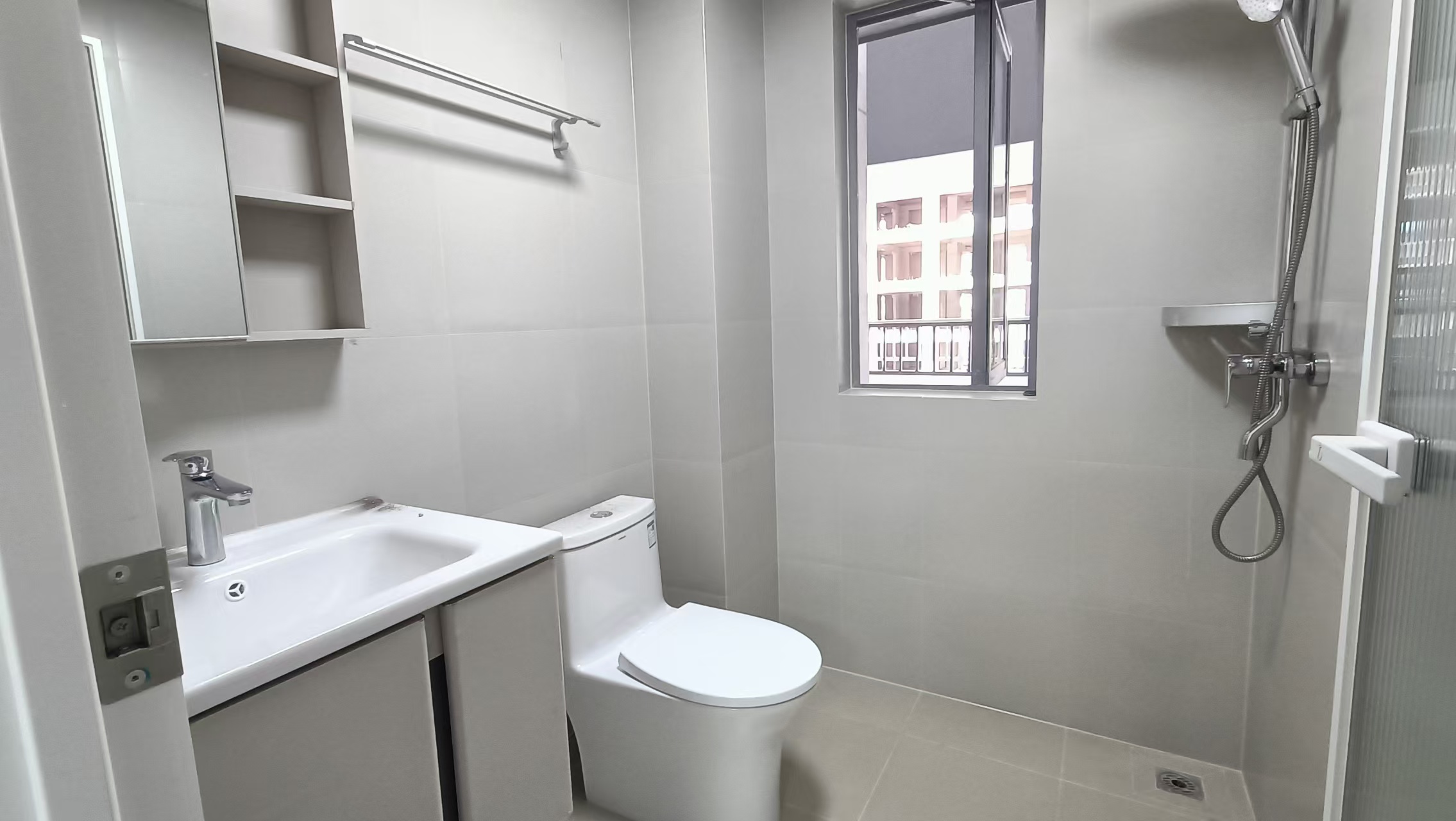 机器人欢乐城  3室2厅2卫    2500.0元/月室内图