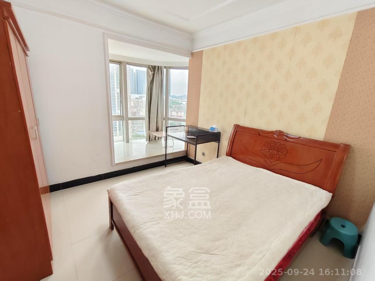 奥克斯广场 3室2厅1卫 2600.0元/月 奥克斯广场 3室2厅1卫 2600.0元/月室内图