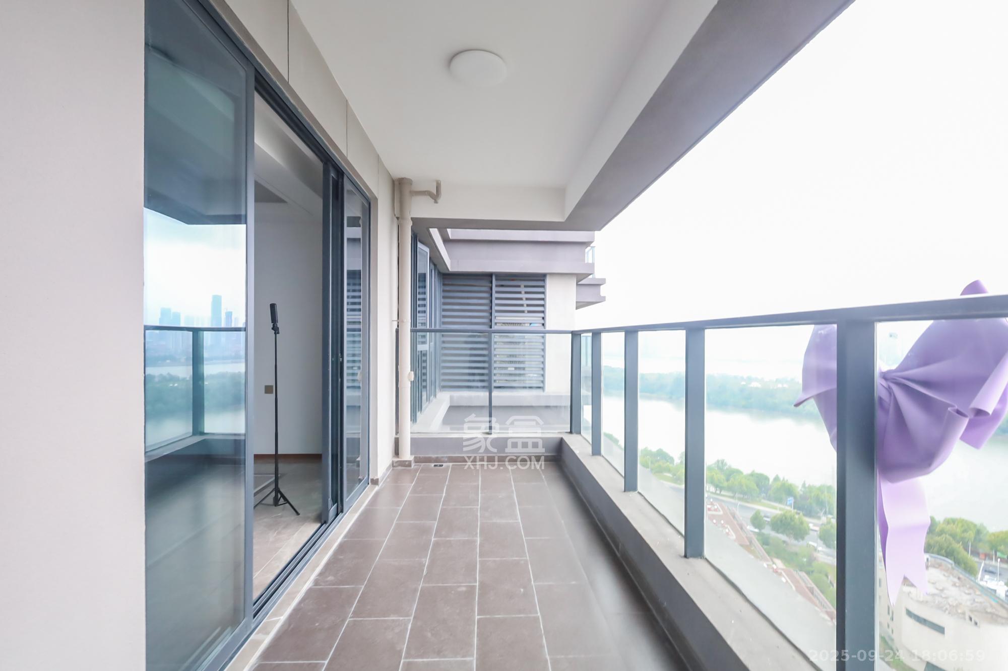 江山印  4室2厅2卫    618.0万 江山印  4室2厅2卫    618.0万阳台