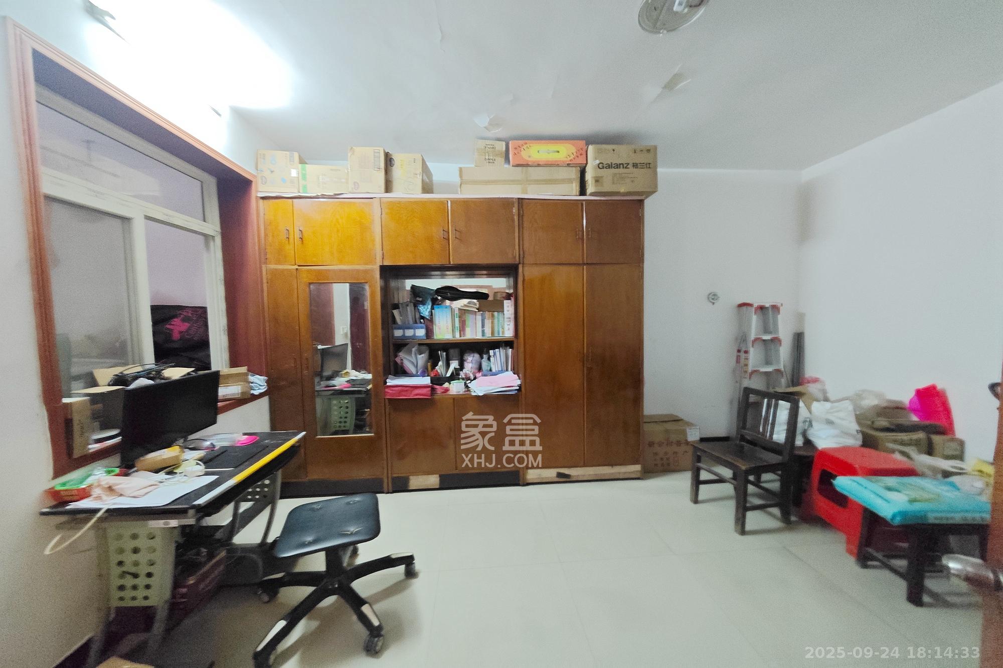 玻纤宿舍 1室1厅1卫 37.5万 玻纤宿舍 1室1厅1卫 37.5万卧室