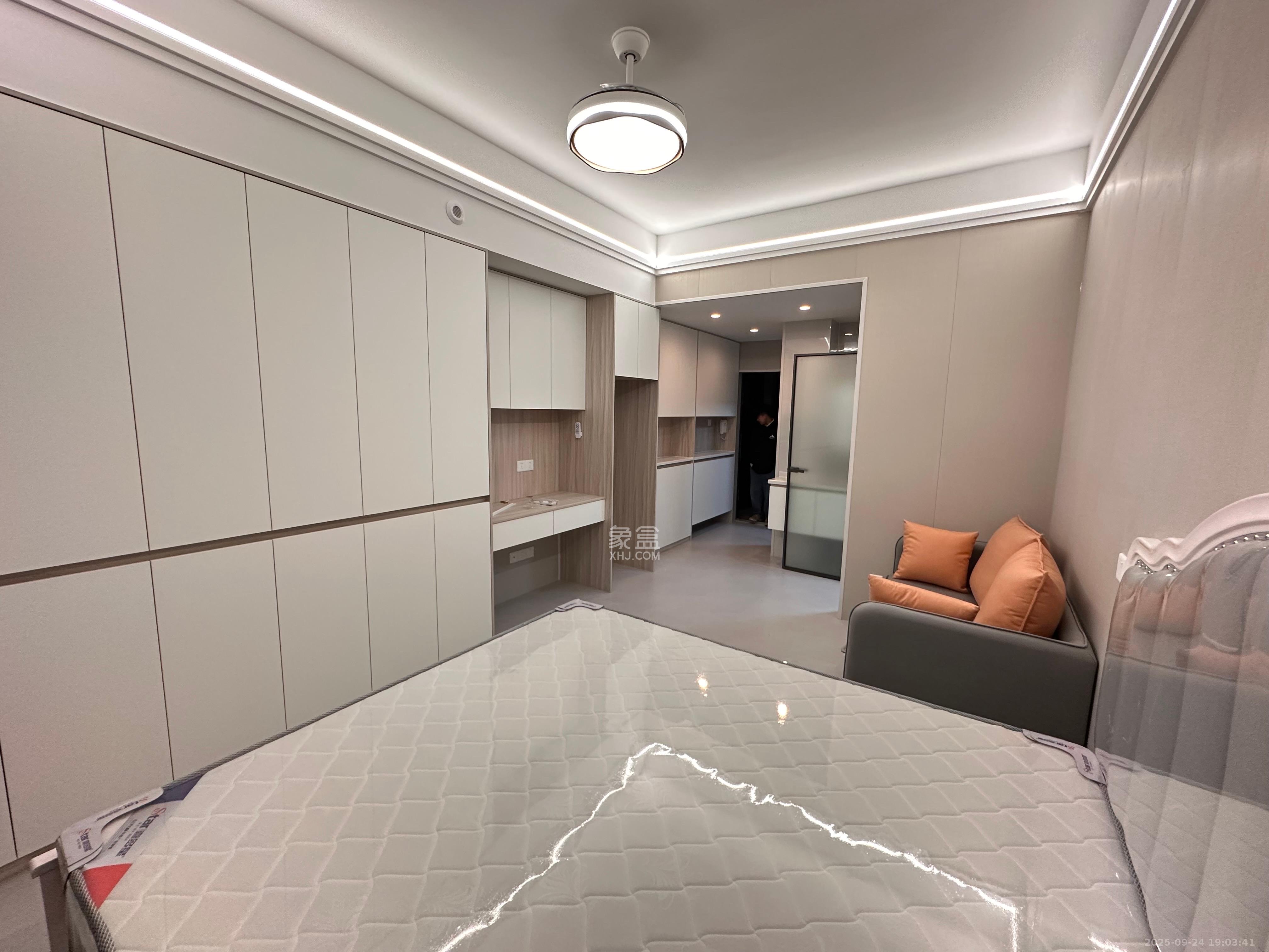 嘉雨兴园 1室1厅1卫 2100.0元/月 嘉雨兴园 1室1厅1卫 2100.0元/月室内图