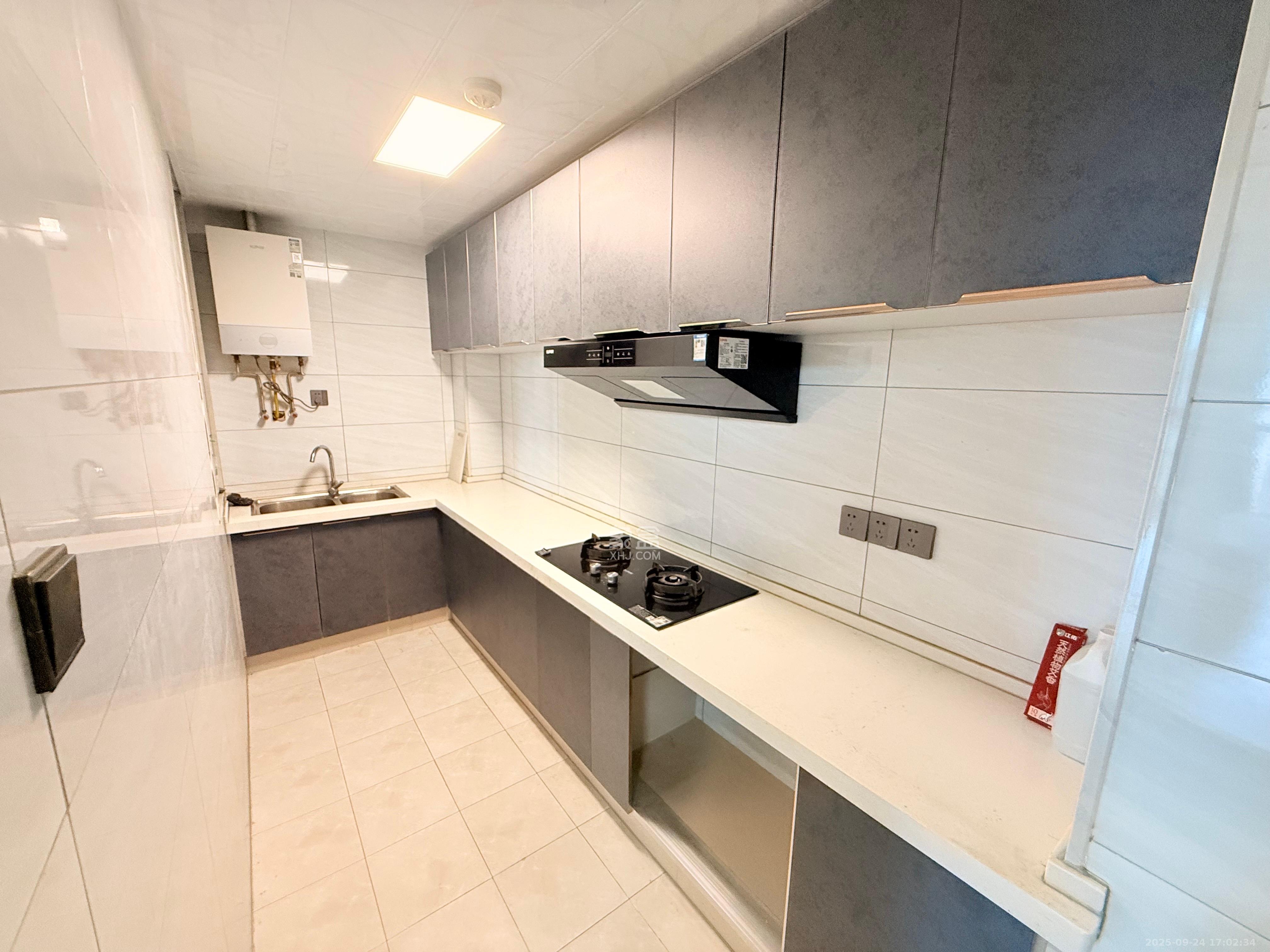 明昇壹城(明昇时代广场)二期 3室2厅1卫 3000.0元/月 明昇壹城(明昇时代广场)二期 3室2厅1卫 3000.0元/月室内图