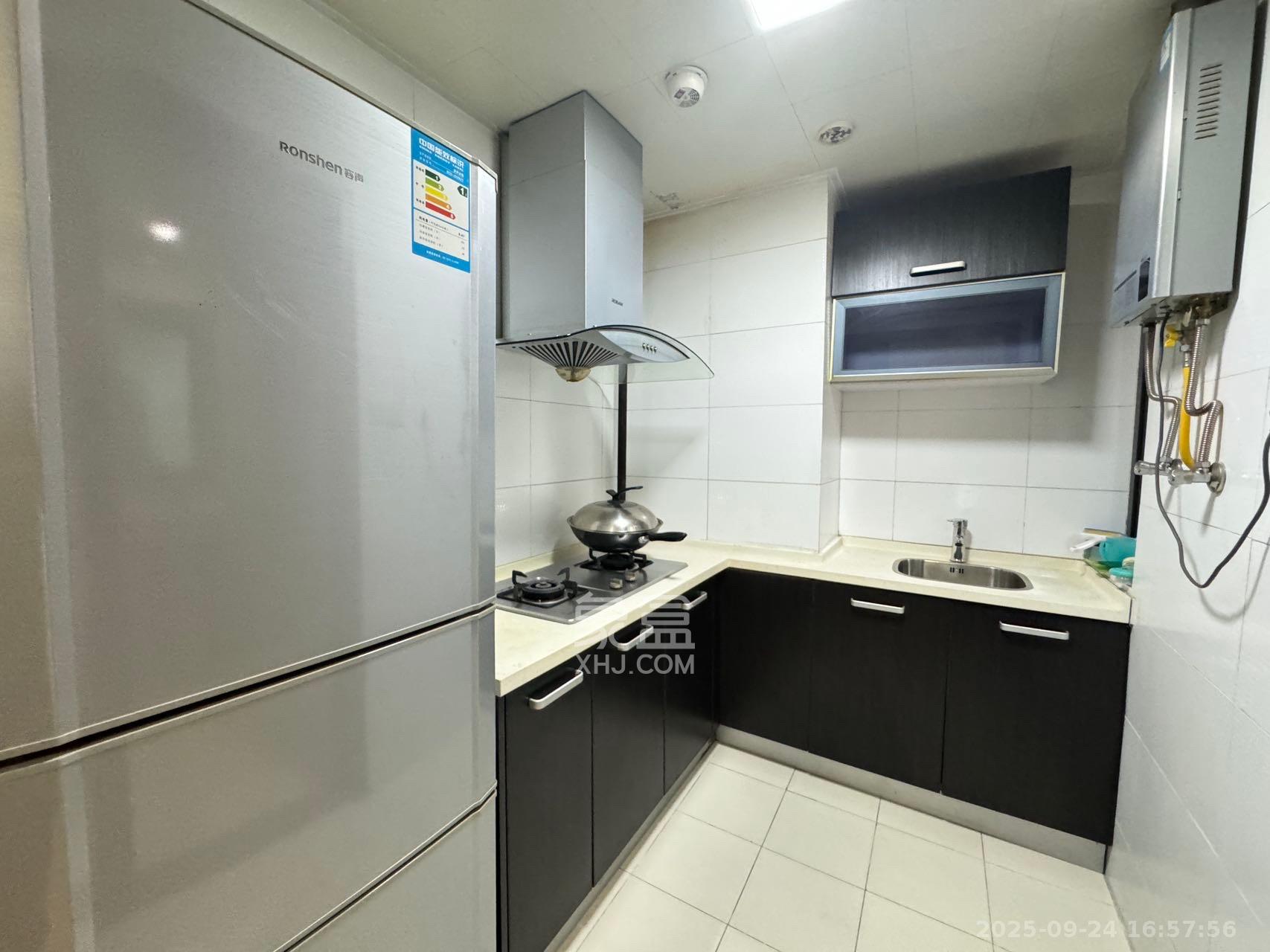 藏珑湖上国际花园 1室1厅1卫 1800.0元/月 藏珑湖上国际花园 1室1厅1卫 1800.0元/月室内图