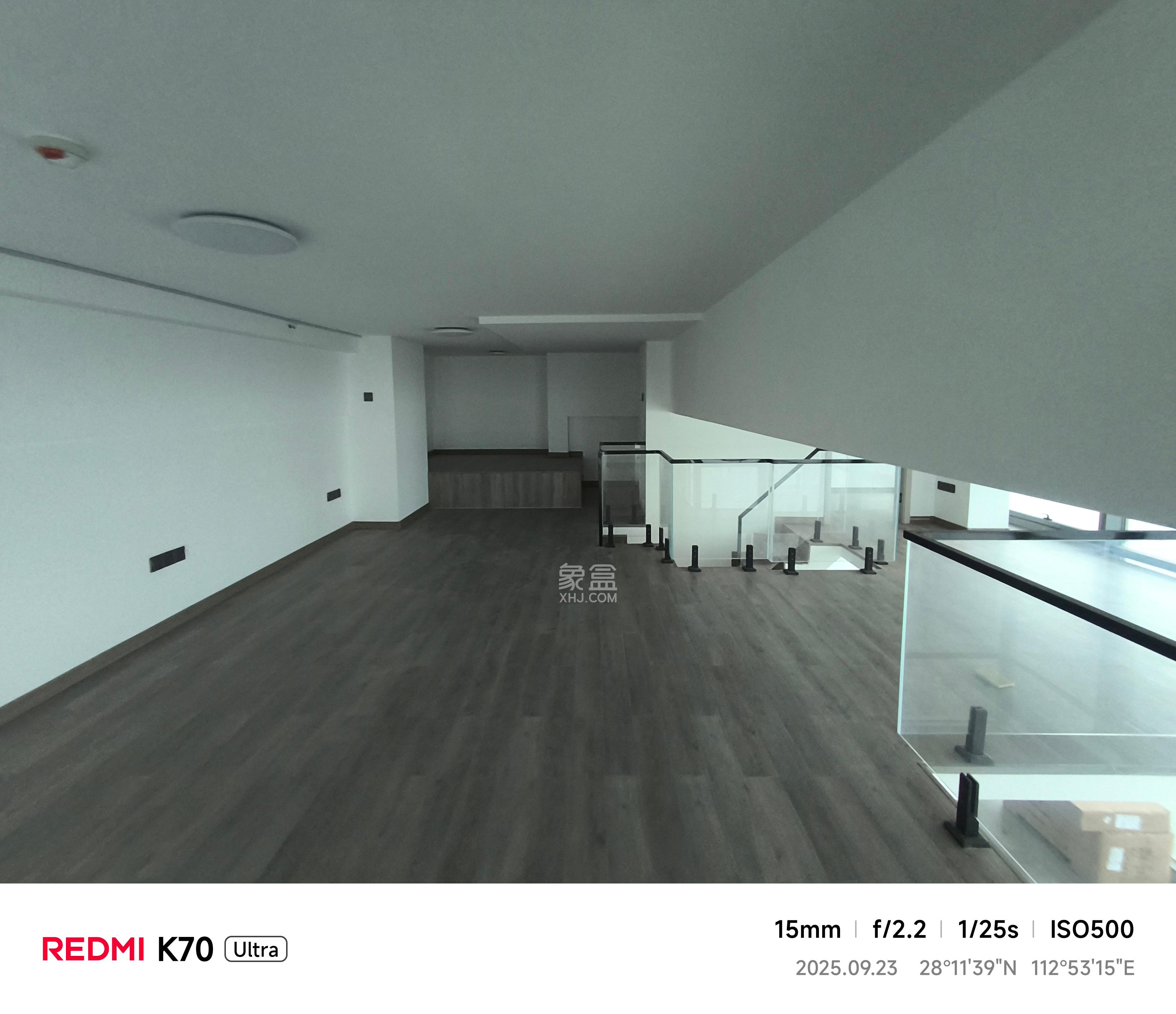 中建宝铂公馆   90.0㎡     7500.00元/月室内图